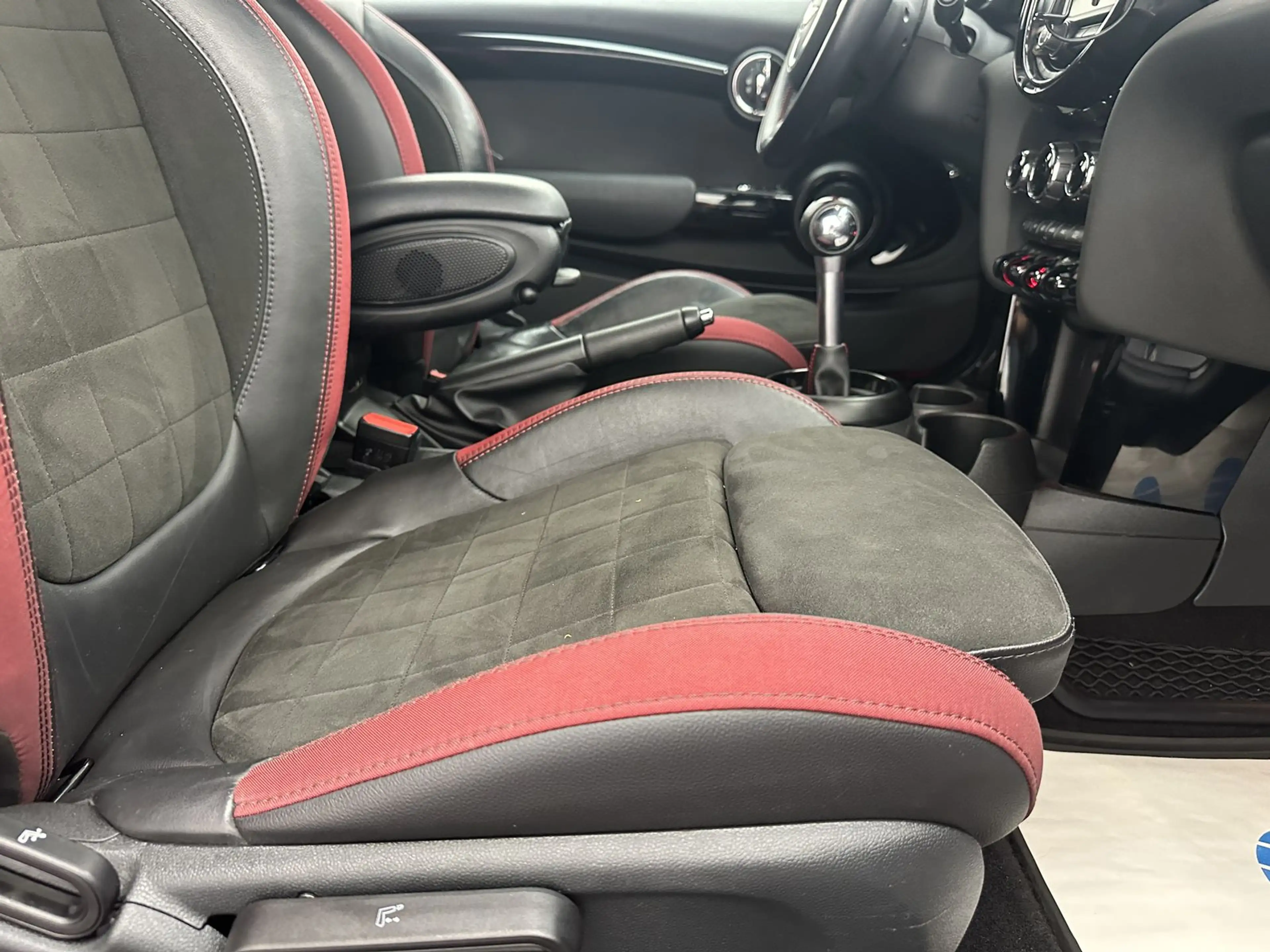 MINI John Cooper Works "1 HAND-MULTI-SITZH" — photo 9
