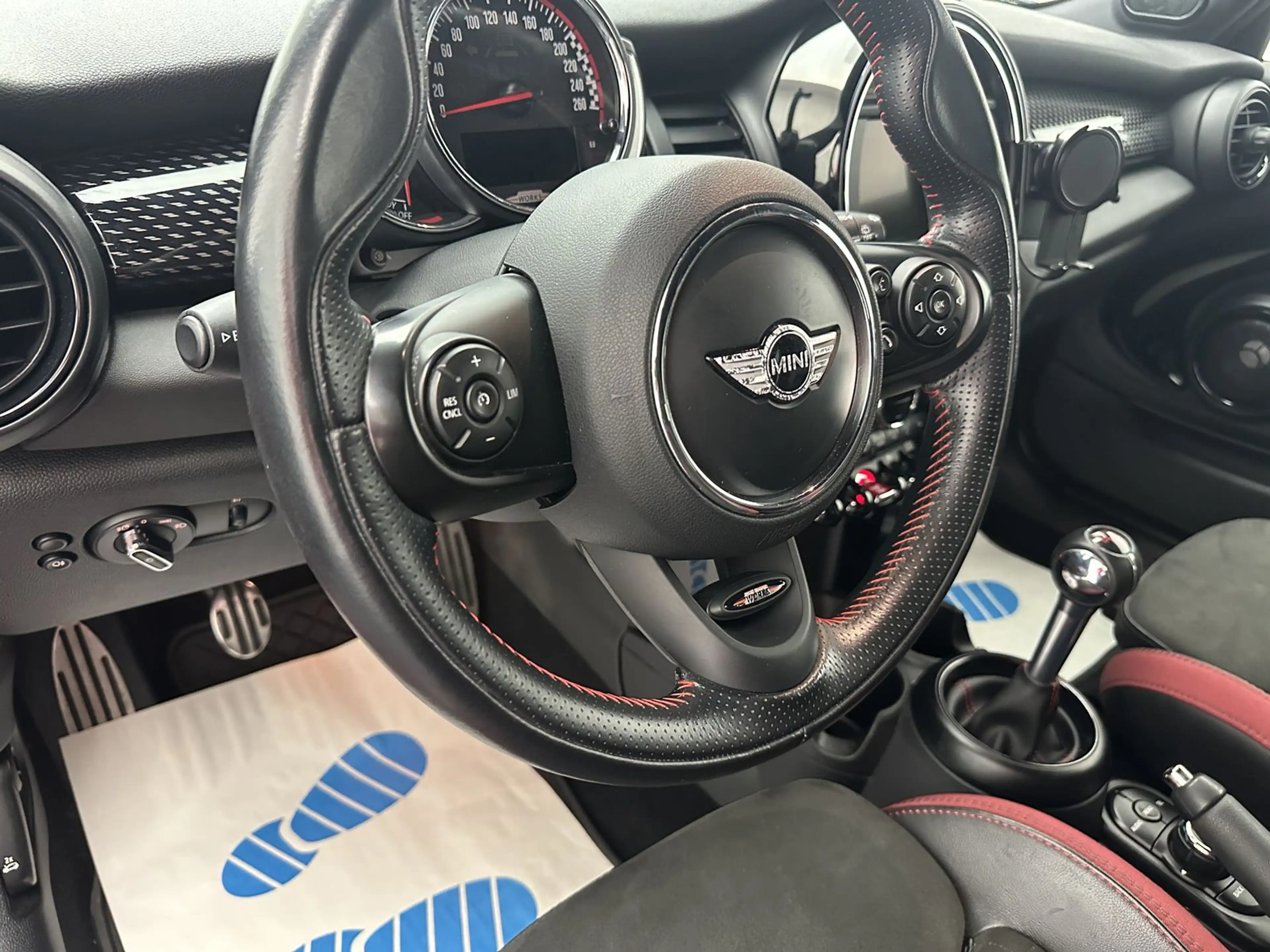 MINI John Cooper Works "1 HAND-MULTI-SITZH" — photo 14