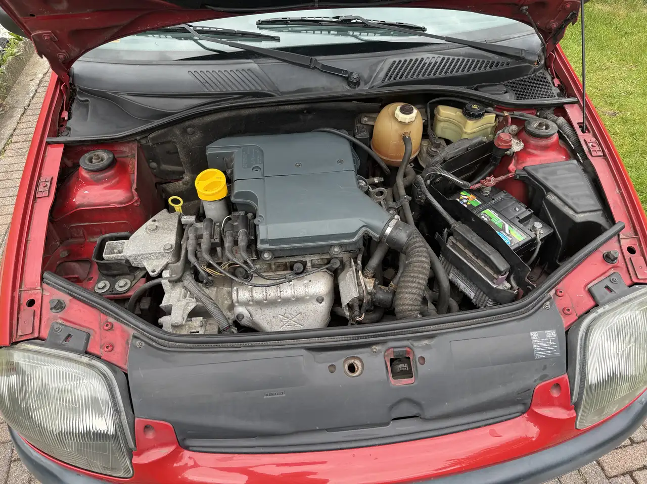 Renault Clio 1.6 Automatik Benzinemet 2x Sleute, foto 9