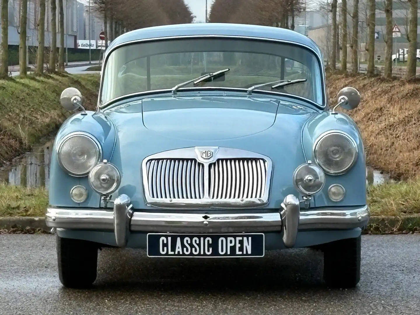 MG MGA 1500 Coupe Bleu - 2
