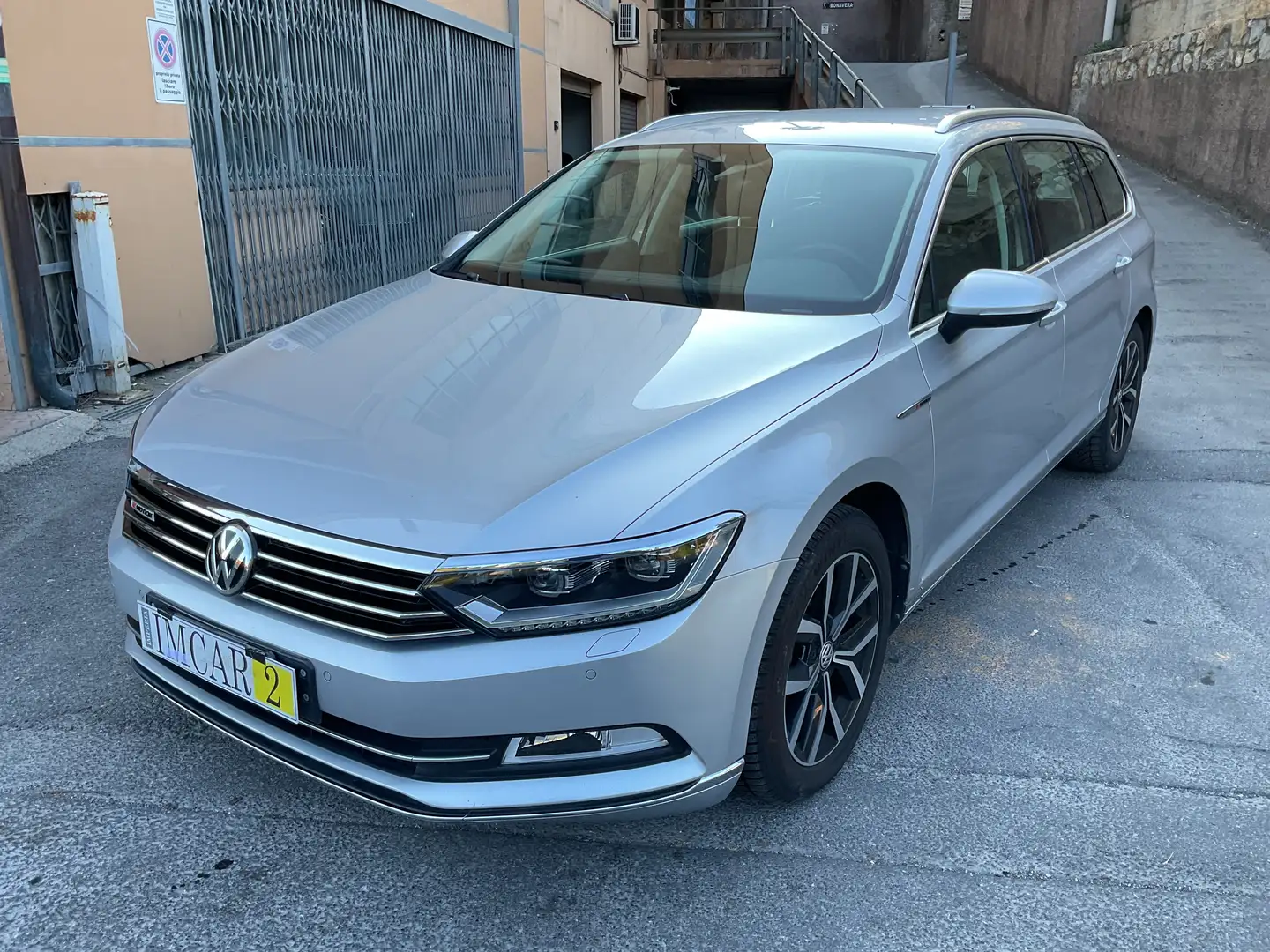 Volkswagen Passat 2.0 TDI Executive 4Motion 190CV DSG Argento - 1