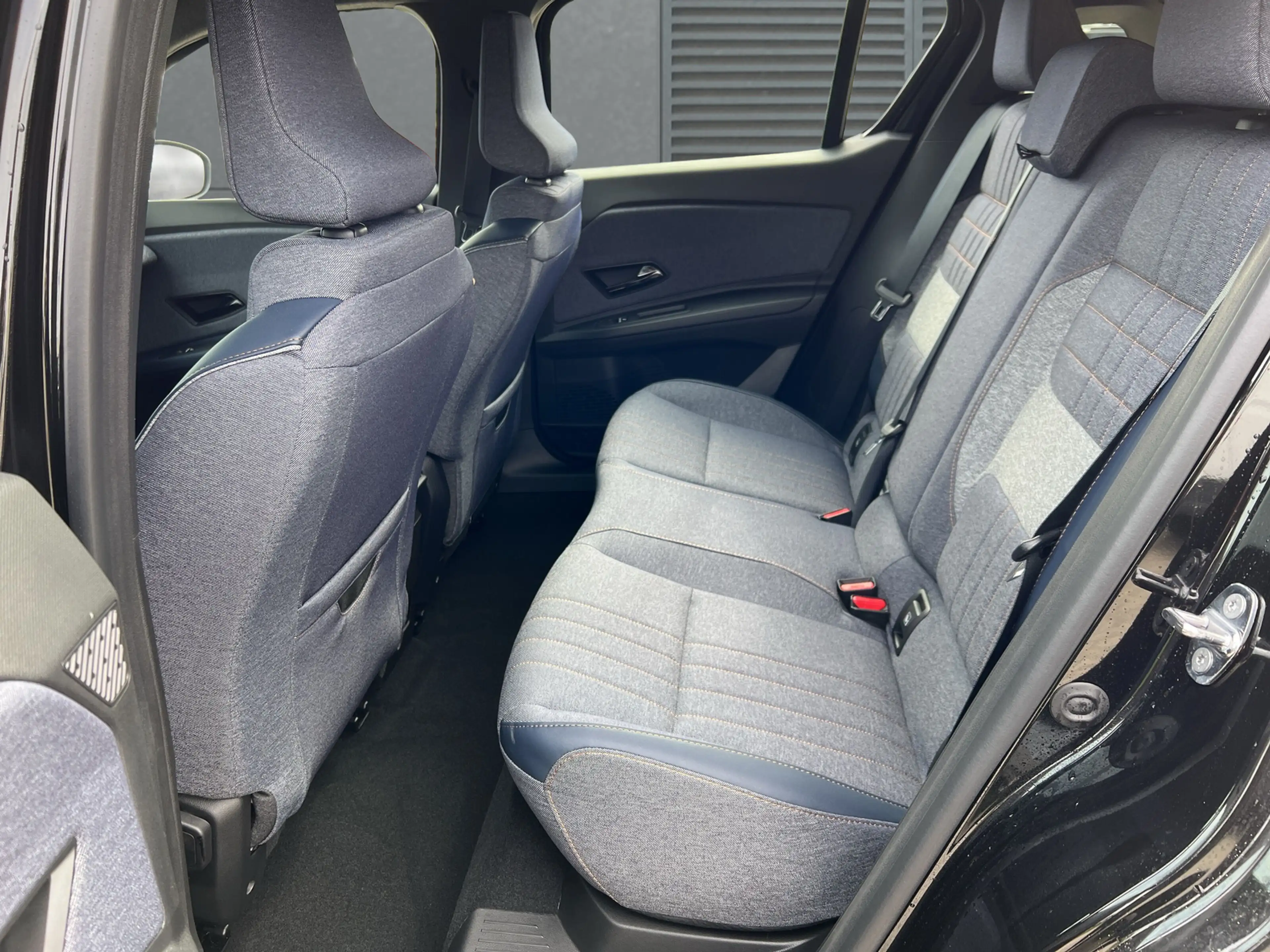 Renault R 4 E-Tech 150 Comfort Range Techno SHZ+RFK+LED — photo 15