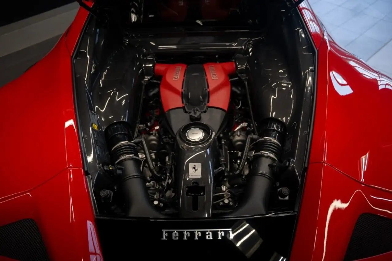 Ferrari F8 Tributo fotografie Ferrari F8 Tributo