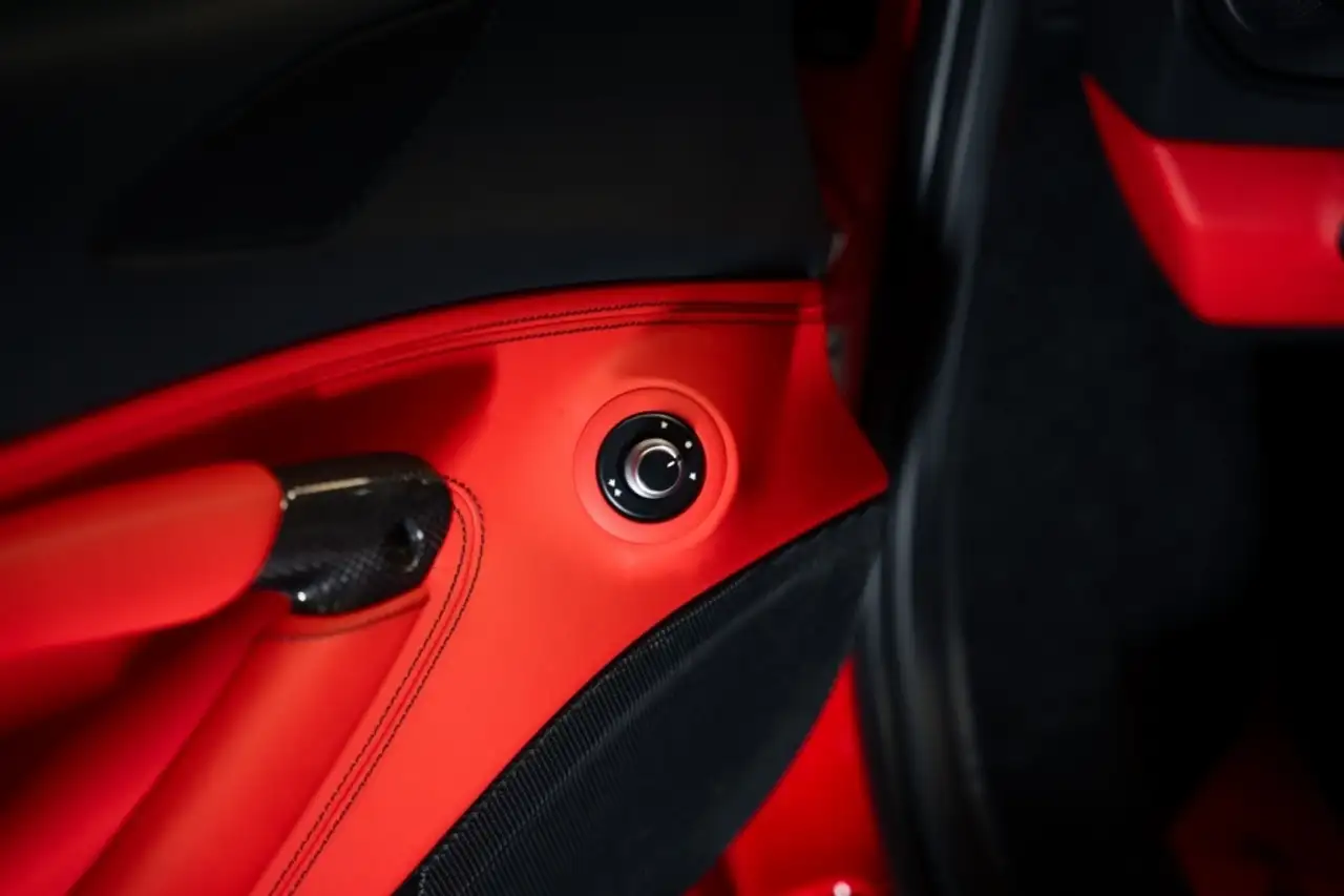 Ferrari F8 Tributo fotografie Ferrari F8 Tributo