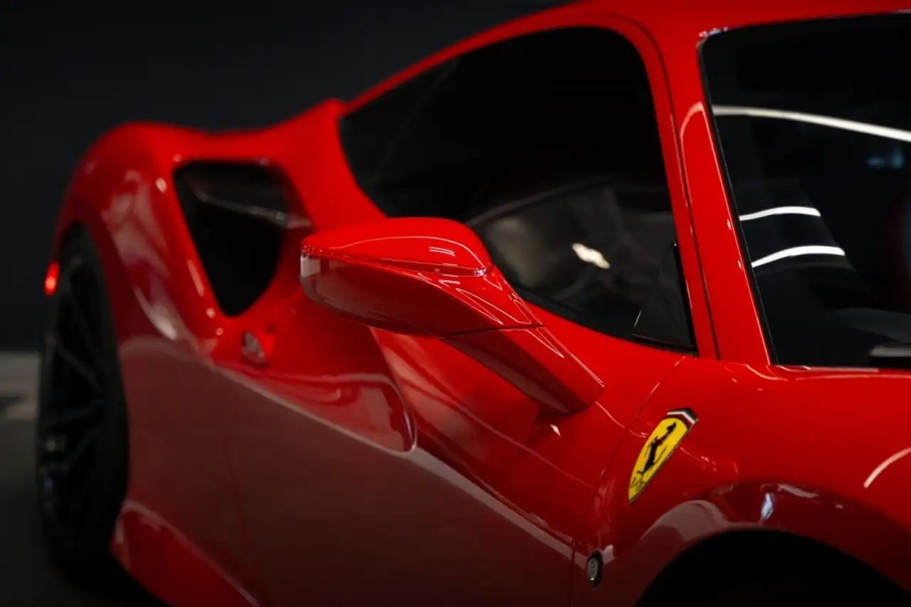 Ferrari F8 Tributo fotografie Ferrari F8 Tributo