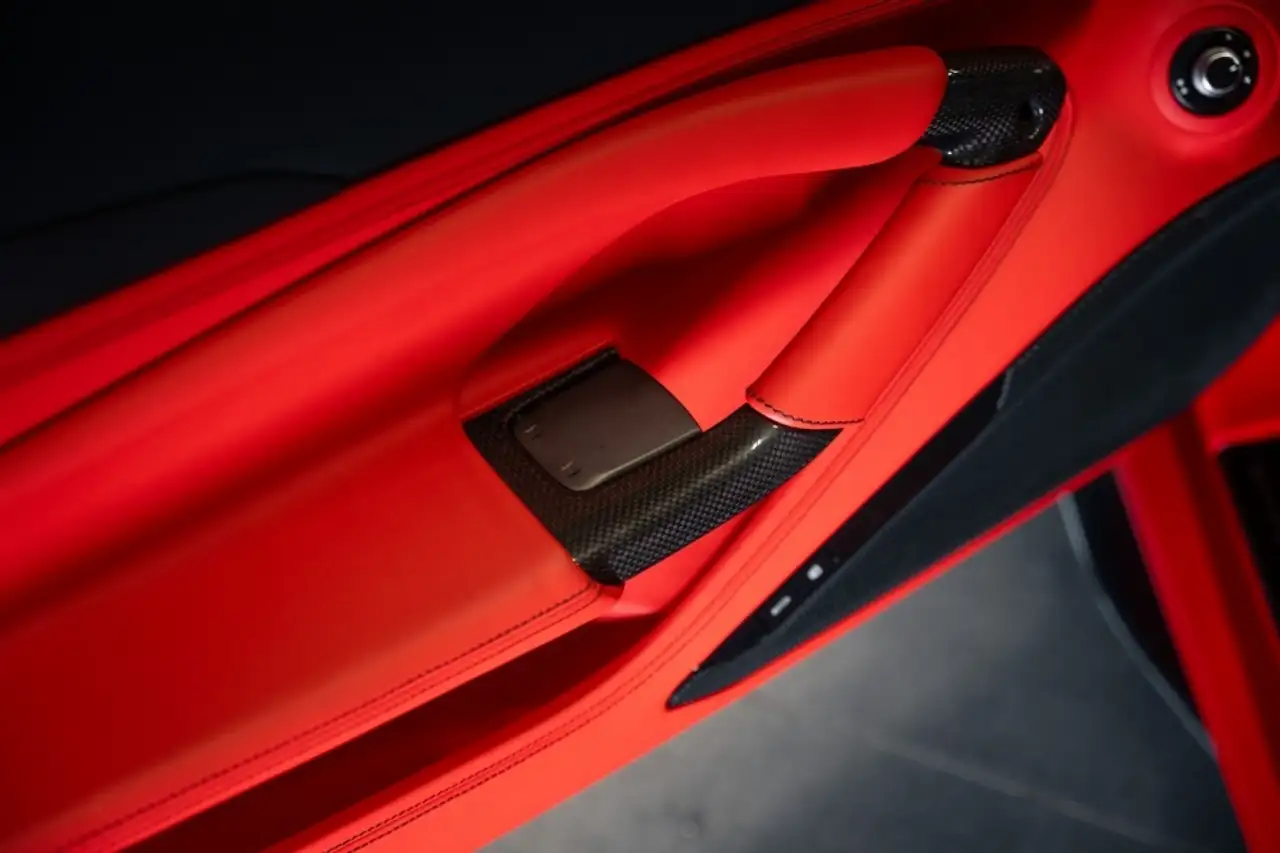 Ferrari F8 Tributo fotografie Ferrari F8 Tributo