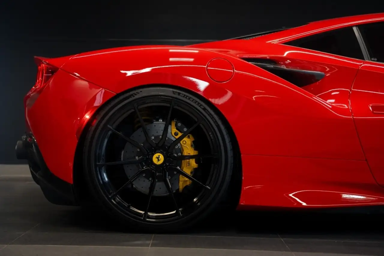 Ferrari F8 Tributo fotografie Ferrari F8 Tributo