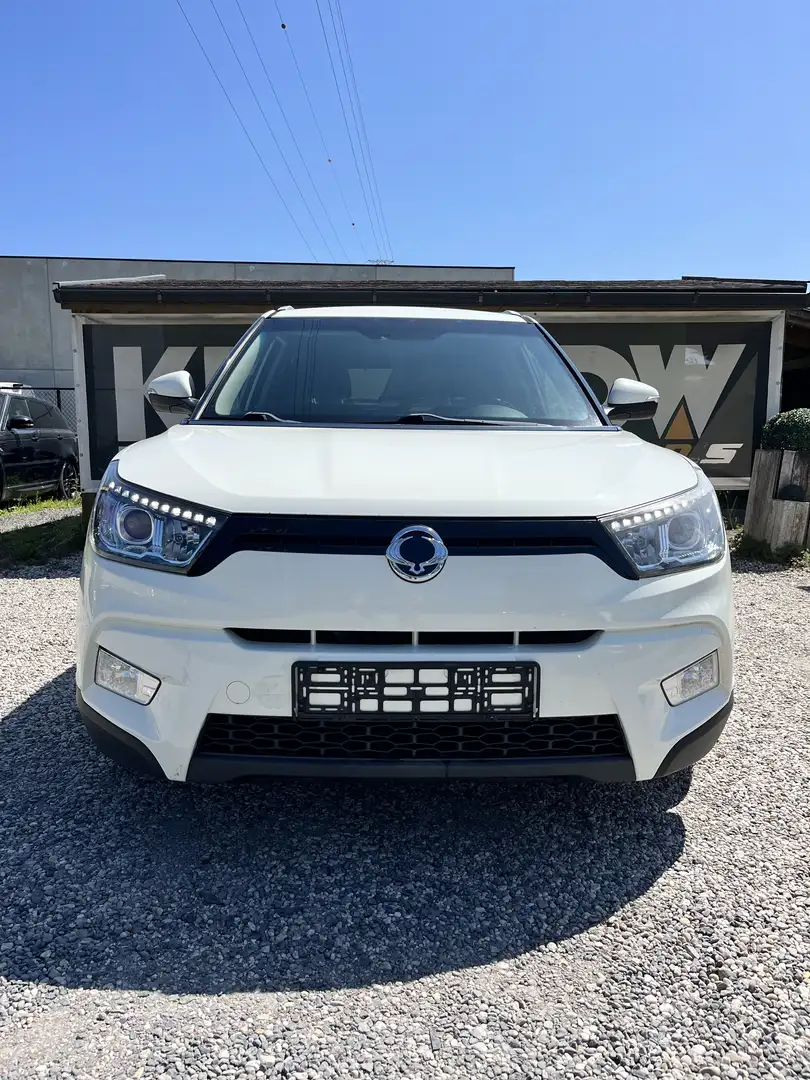 SsangYong Tivoli Tivoli e-XDi 160 2WD Sapphire Белый - 1