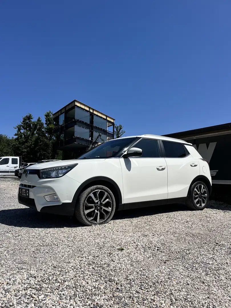 SsangYong Tivoli Tivoli e-XDi 160 2WD Sapphire Bianco - 2