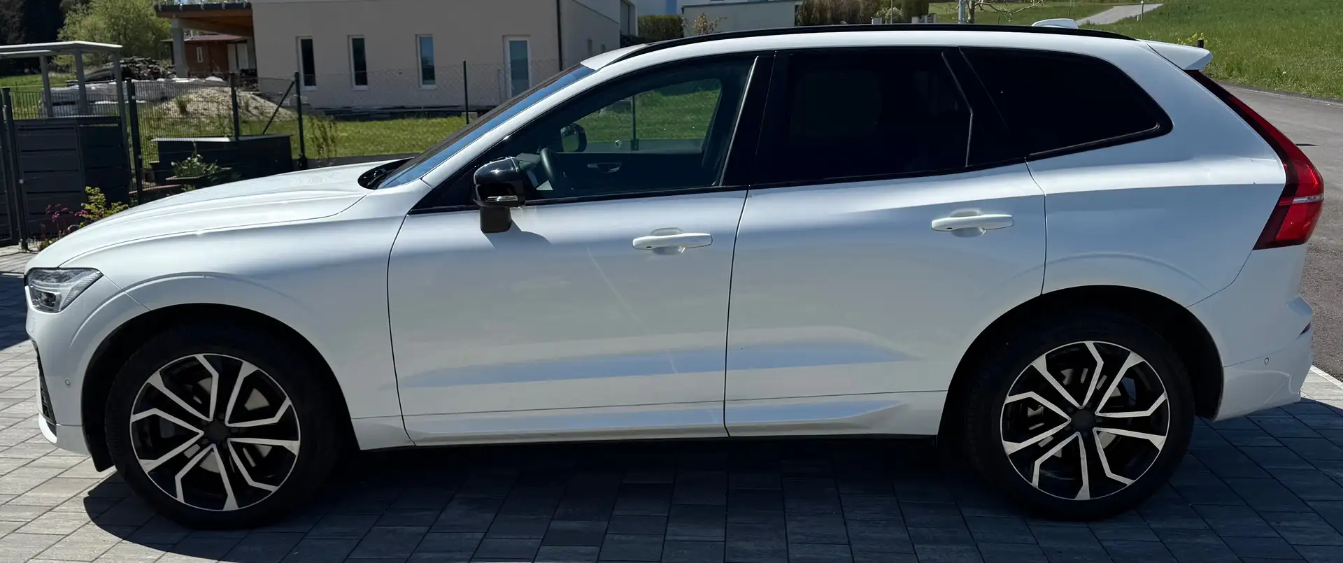 Volvo XC60 XC60 B4 Plus Dark AWD Geartronic Plus Dark Weiß - 1