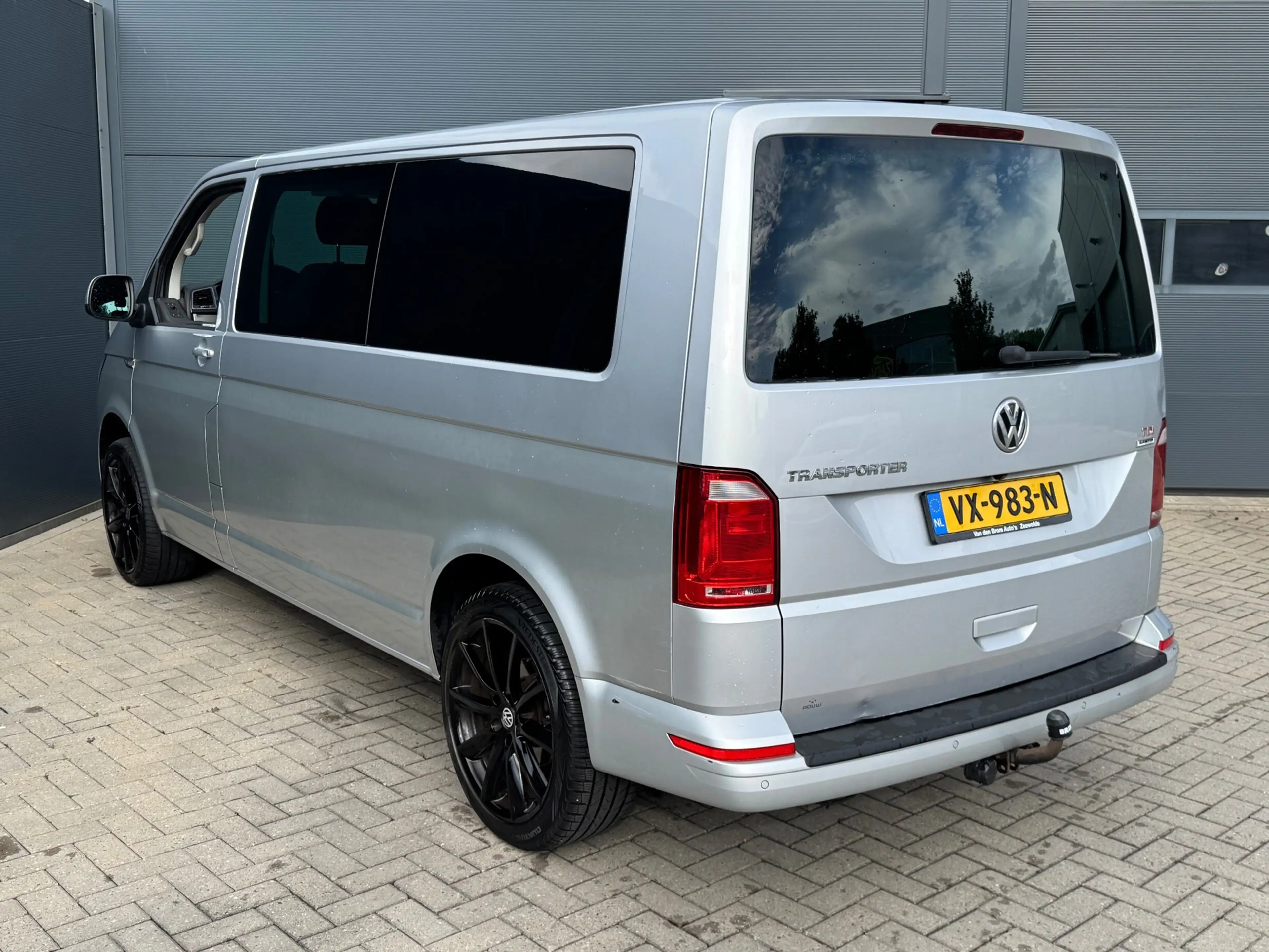 Volkswagen Transporter 2.0 TDI L2H1 DC Highline / Automaat / Dubbel cabin — photo 2