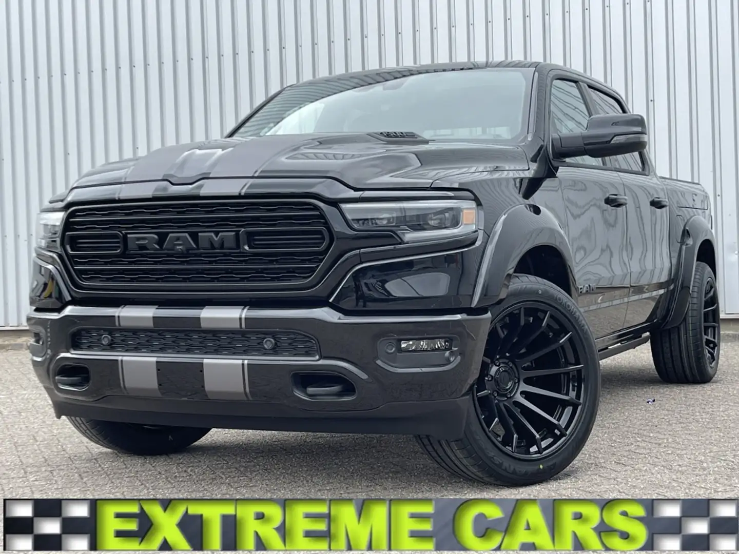 Dodge RAM 1500 pick up HEMI V8 4x4 Crew Cab Limited Night Zwart - 1