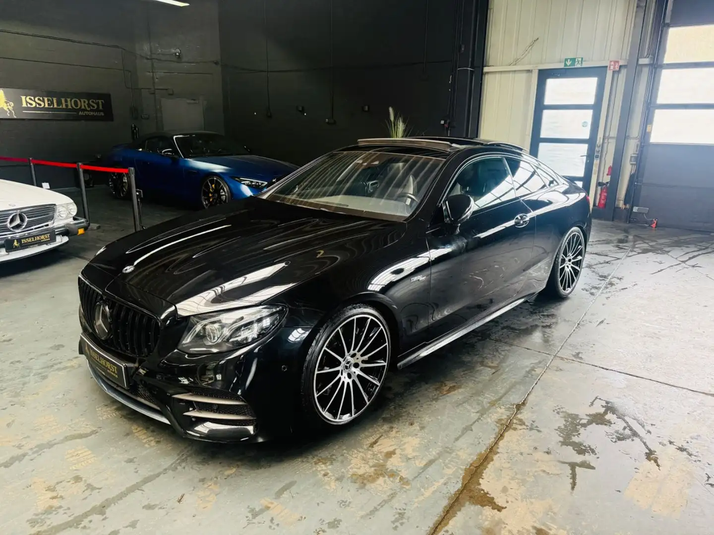 Mercedes-Benz E 400 E Coupe E 400 4Matic AMG E53 PANO 20ZOLL Schwarz - 1