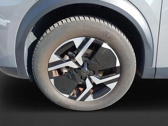 Peugeot 2008 view 8