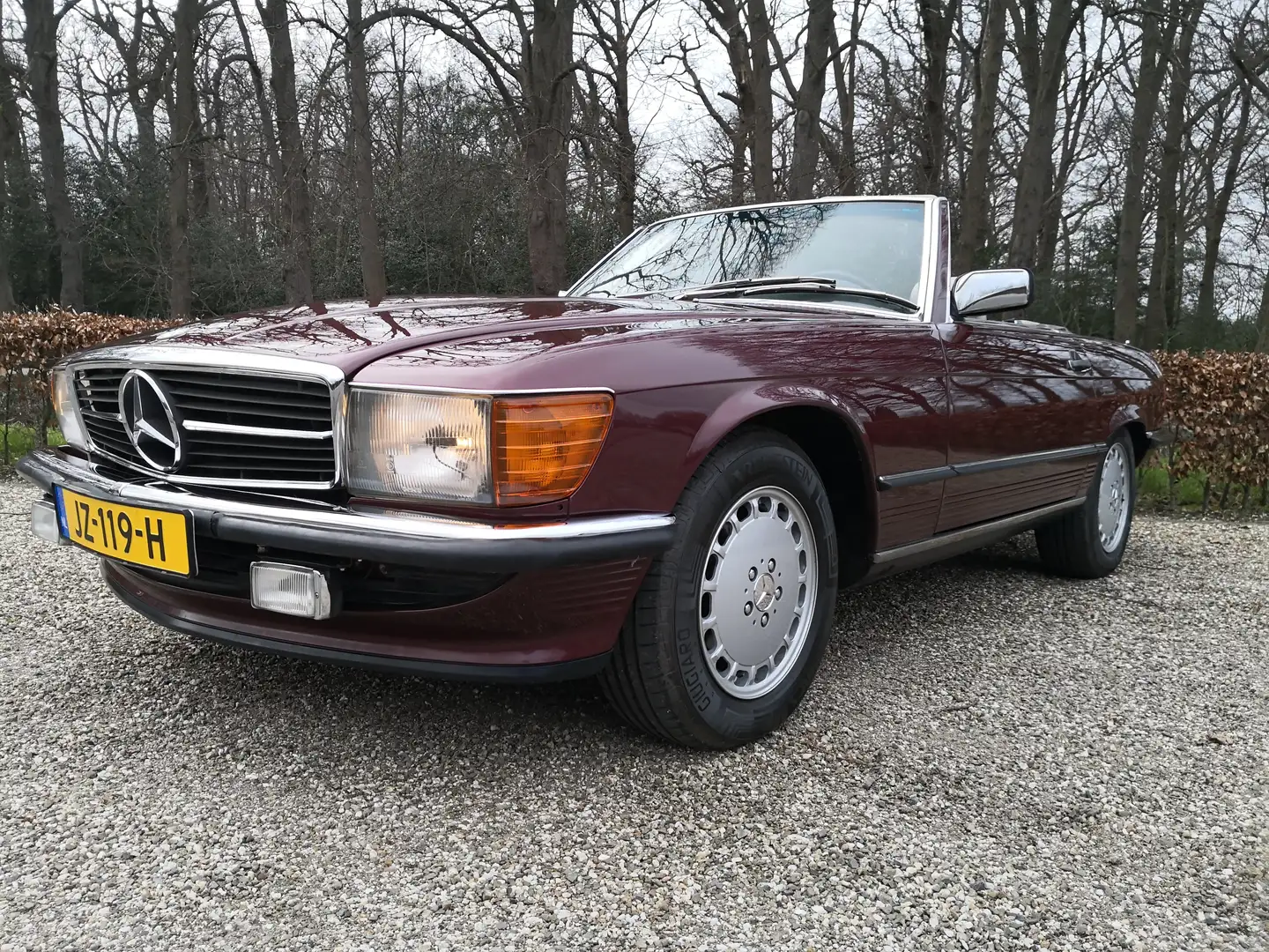 Mercedes-Benz 560 SL Roşu - 2