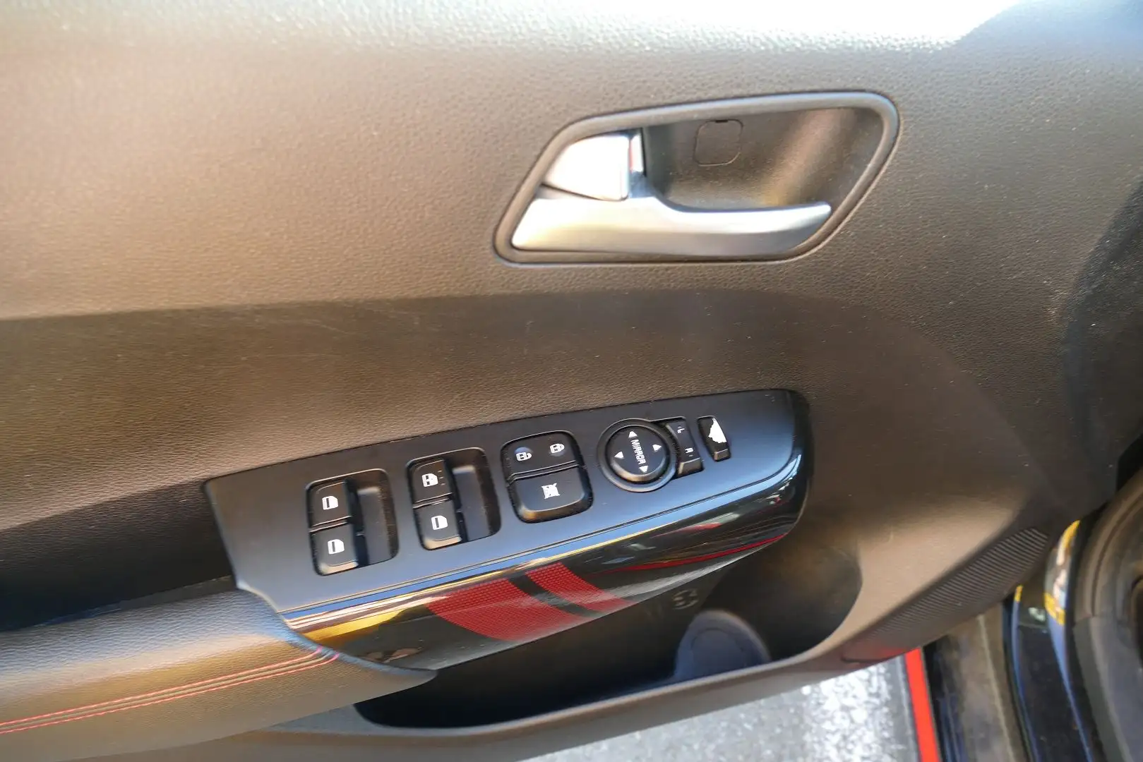 Kia Picanto 1.0 67CH GT LINE Noir - 2