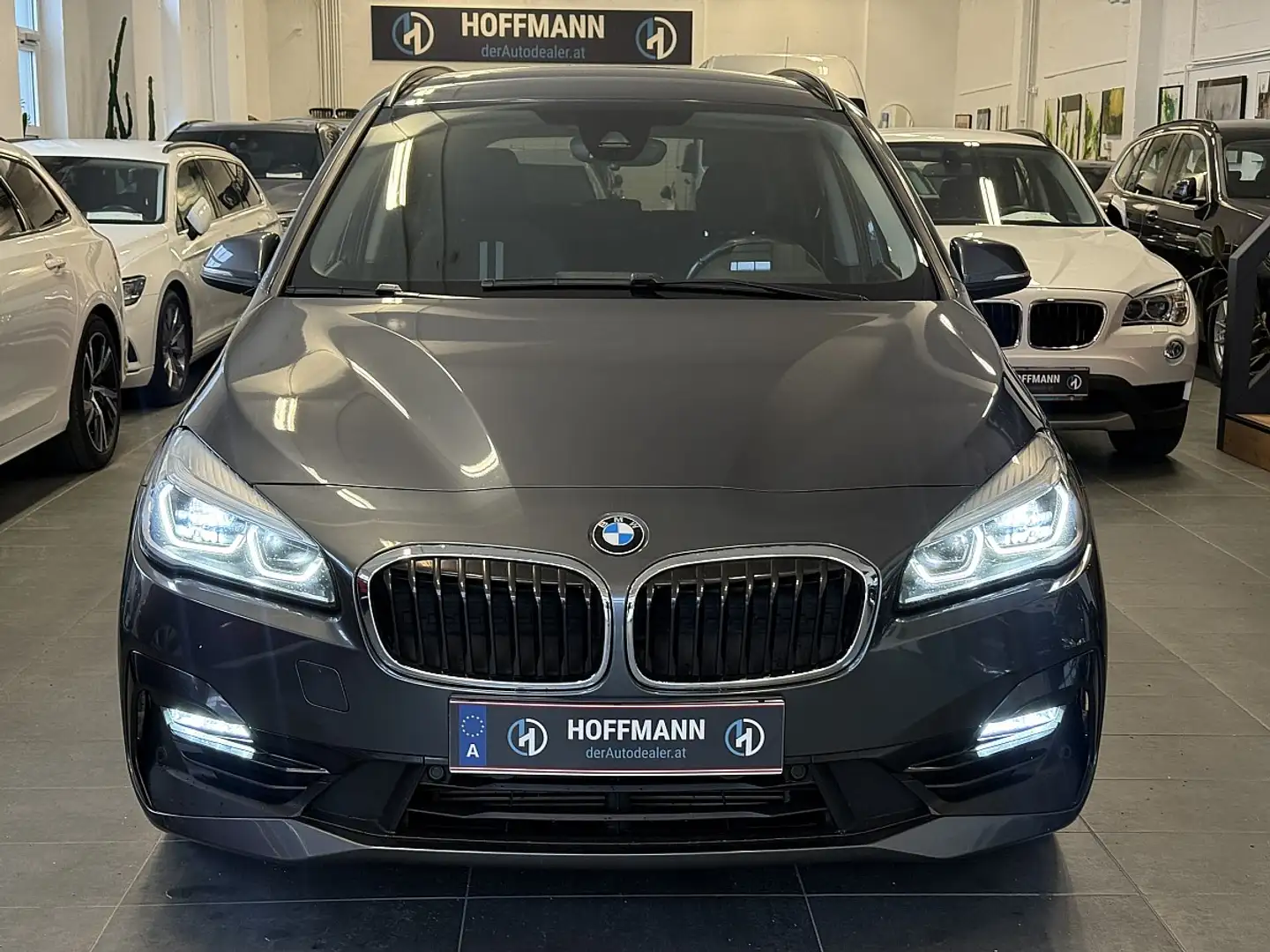 BMW 218 d xDrive Gran Tourer Sport Line Aut. AHK,HUD,HiFi Grau - 2