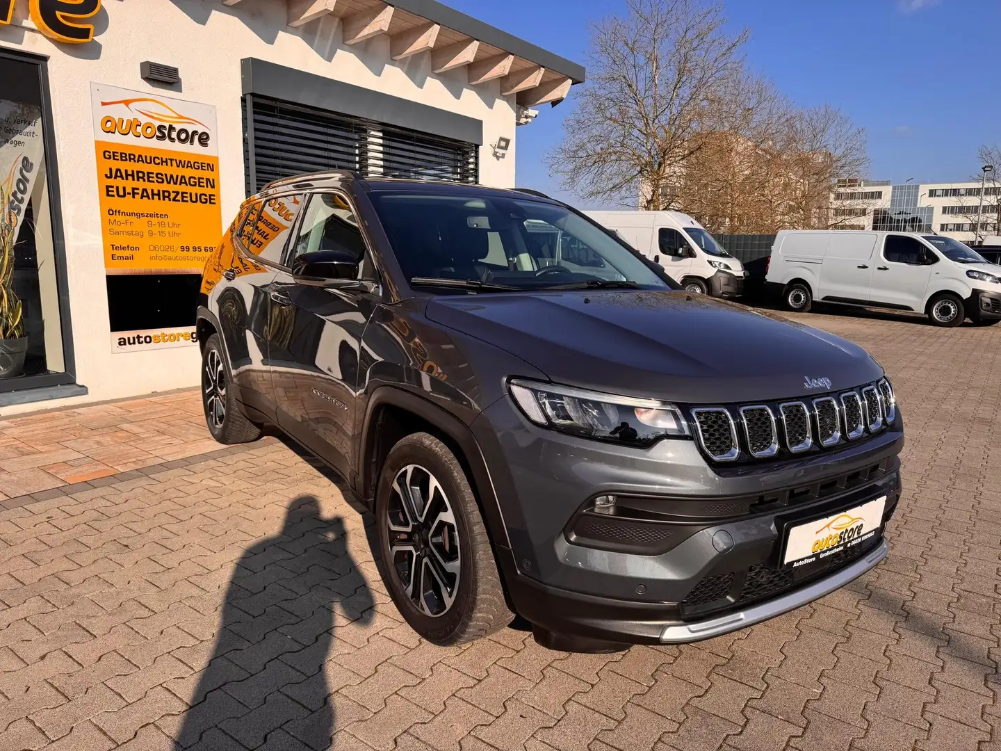 Jeep Compass Limited FWD 1.3 MultiAir 110 kW (150 PS), Autom... Grau - 2