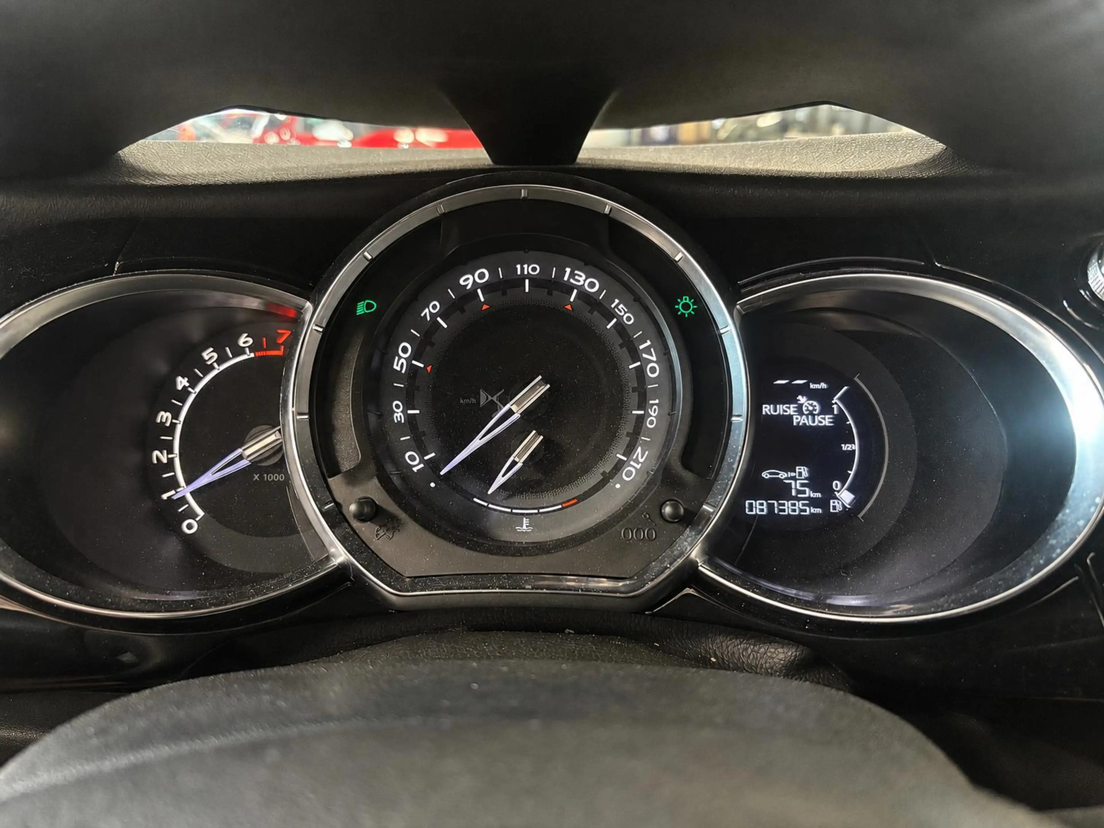 DS Automobiles DS 3 1.2 PureTech So Chic — photo 14