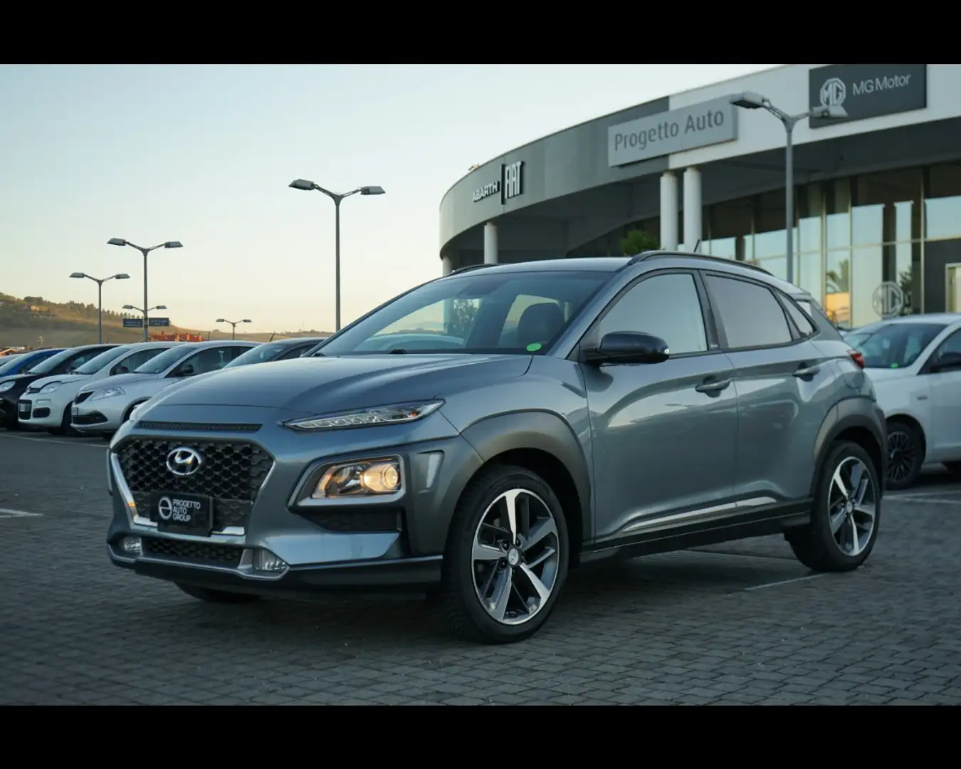 Hyundai KONA 1.0 T-GDI Xpossible Gris - 1