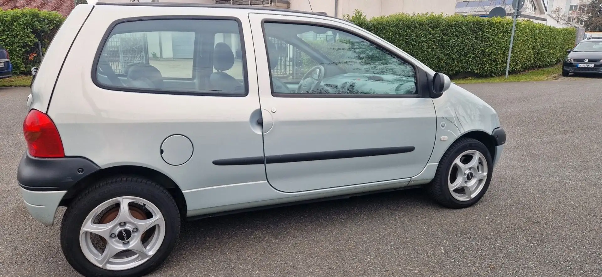 Renault Twingo Edition Toujours orig. 66979 km Pano Dach Grau - 2