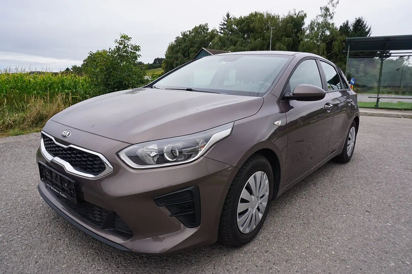 Kia Ceed / cee'd cee'd / Ceed ceed 1,4 MPI GPF Titan Braun - 1