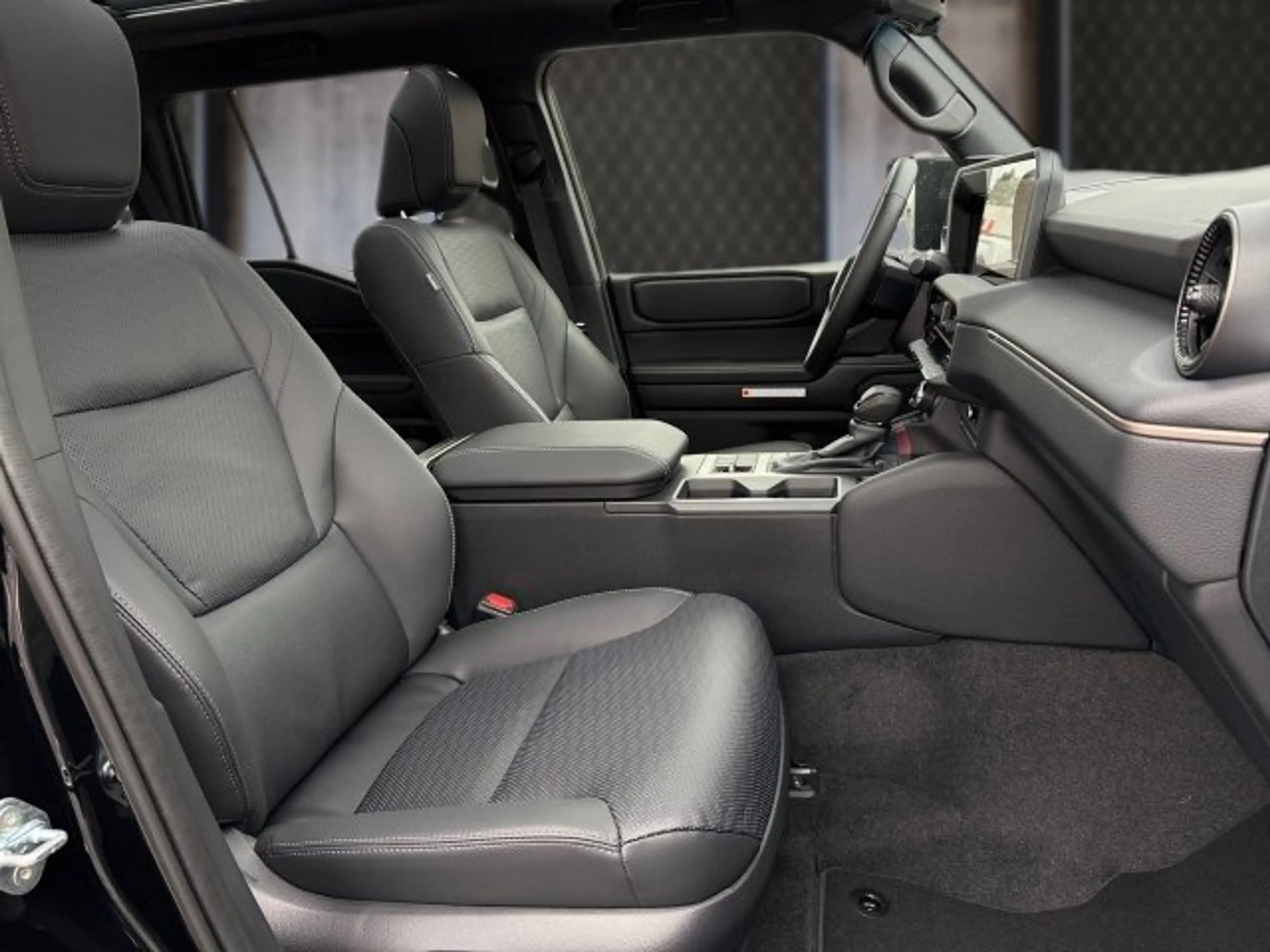 Toyota Land Cruiser Land Crusier 2,8 MHEV Lounge + Pano — photo 6