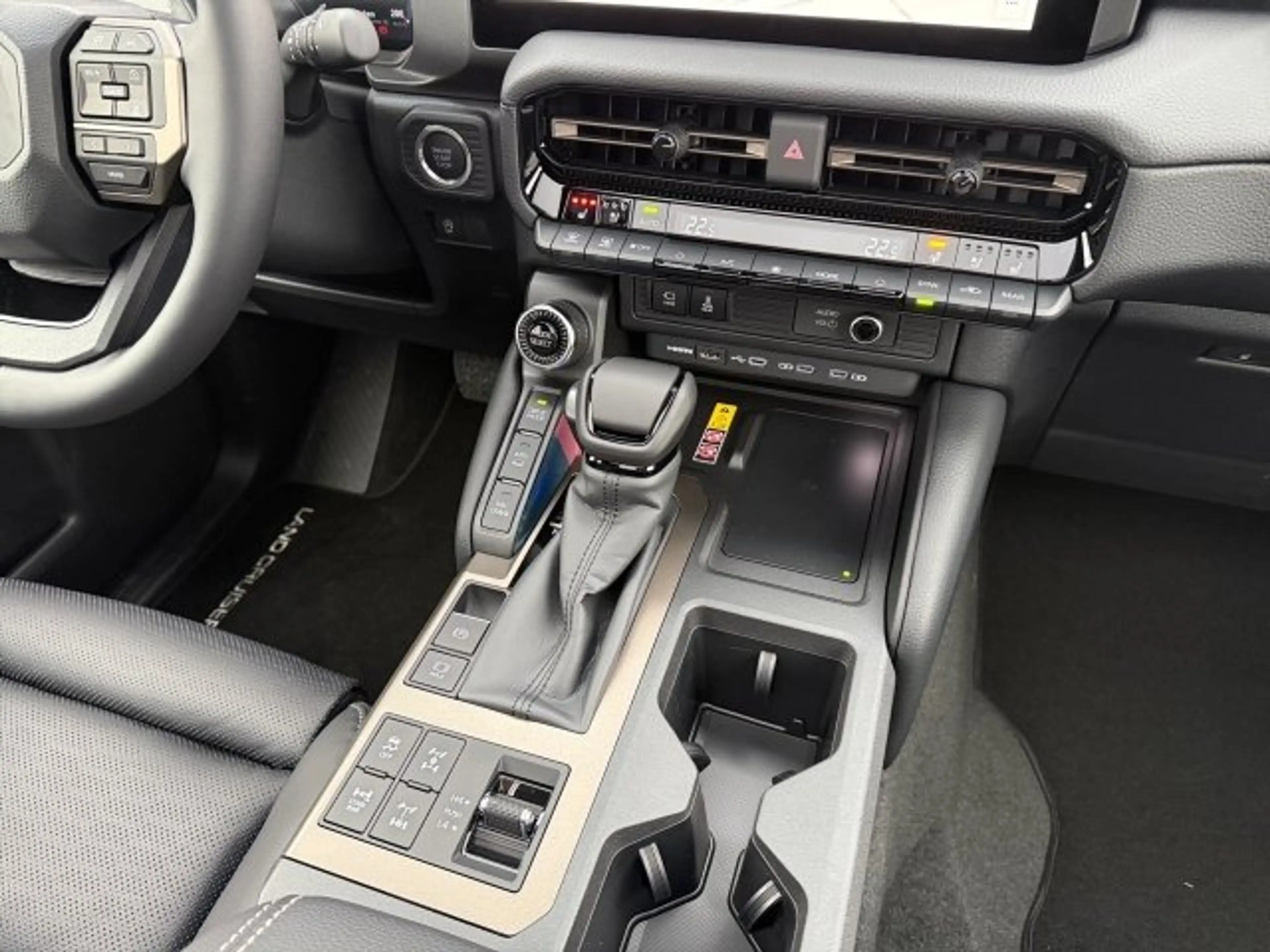 Toyota Land Cruiser Land Crusier 2,8 MHEV Lounge + Pano — photo 15