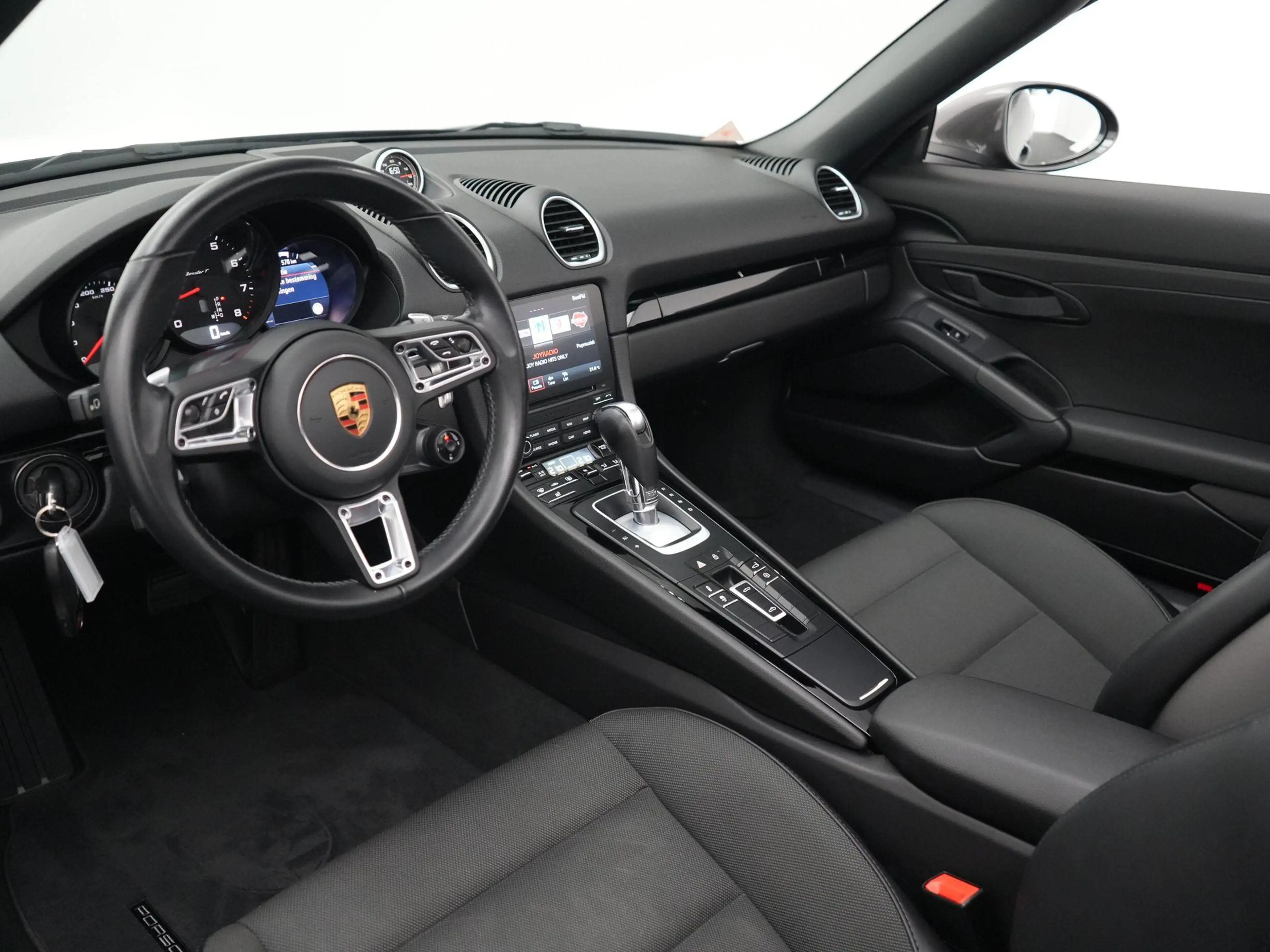 Porsche 718 Boxster T — photo 14