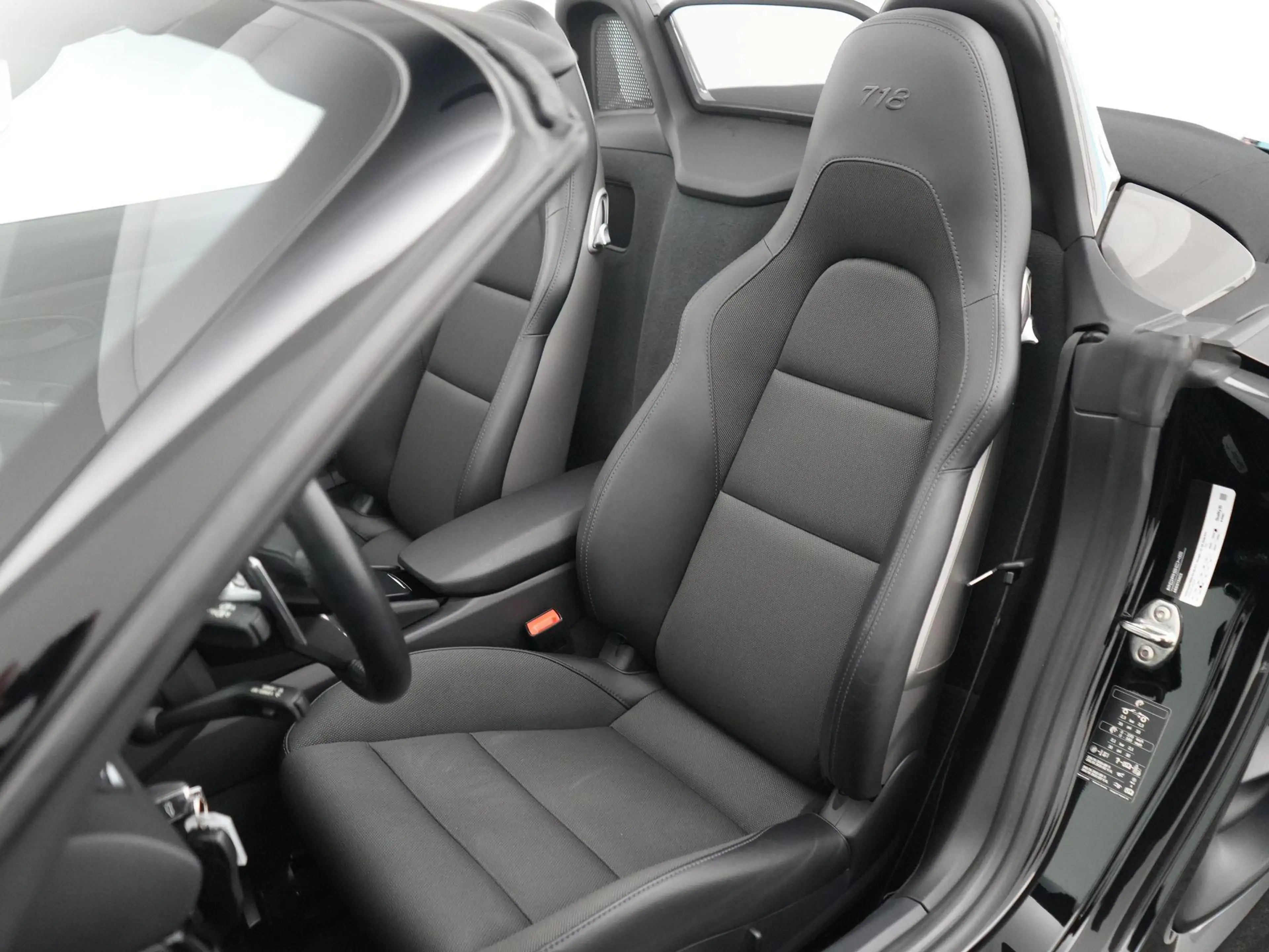 Porsche 718 Boxster T — photo 4