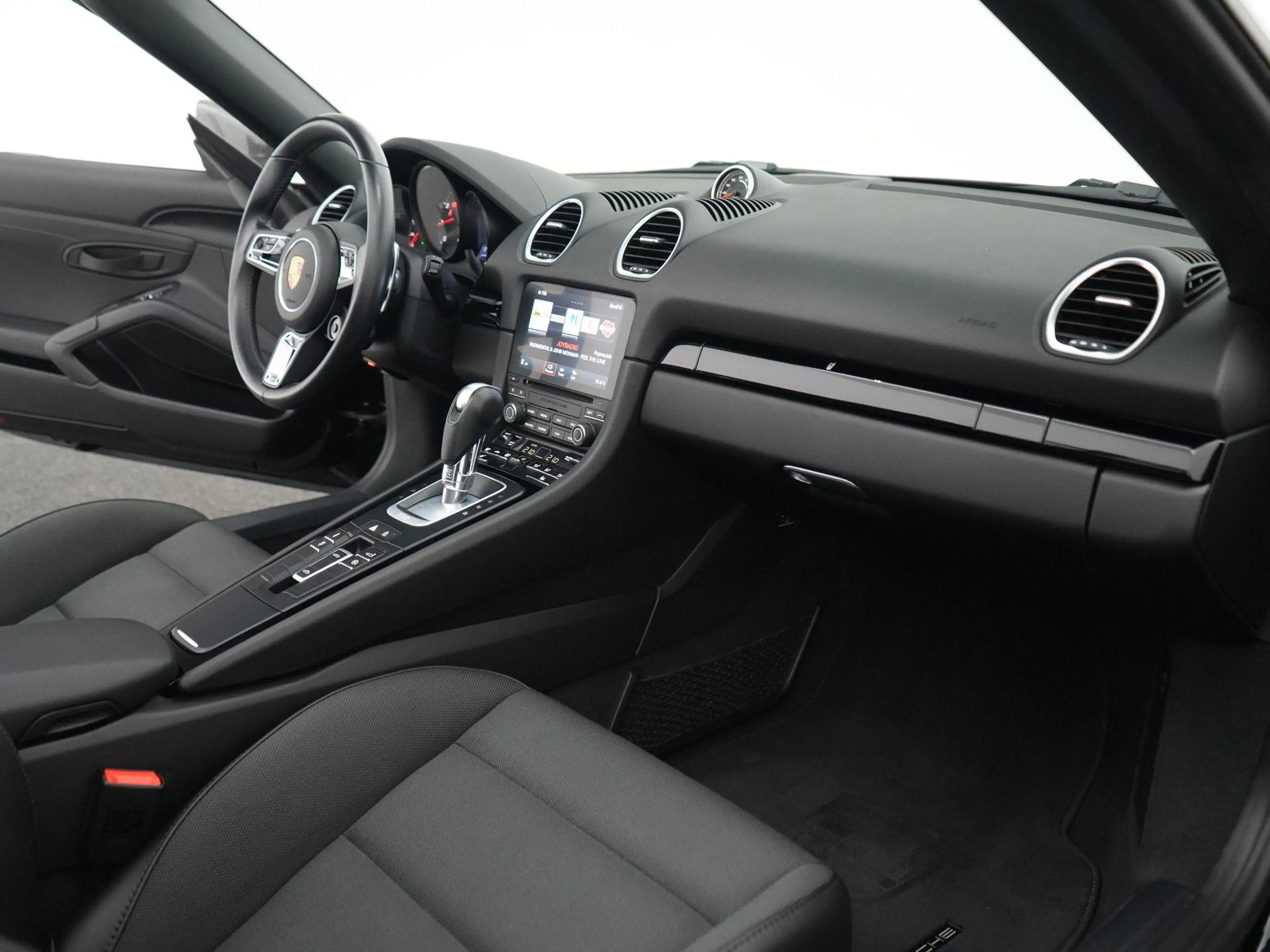 Porsche 718 Boxster T — photo 15