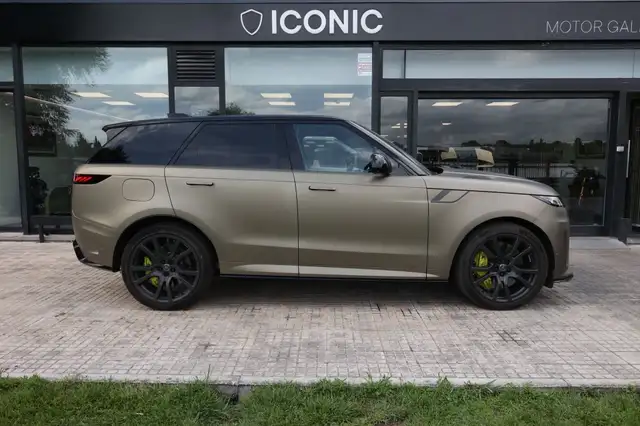 Land Rover Range Rover Sport view 8