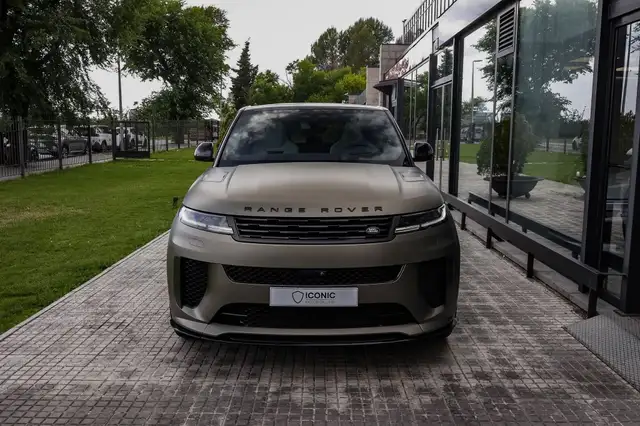 Land Rover Range Rover Sport view 4