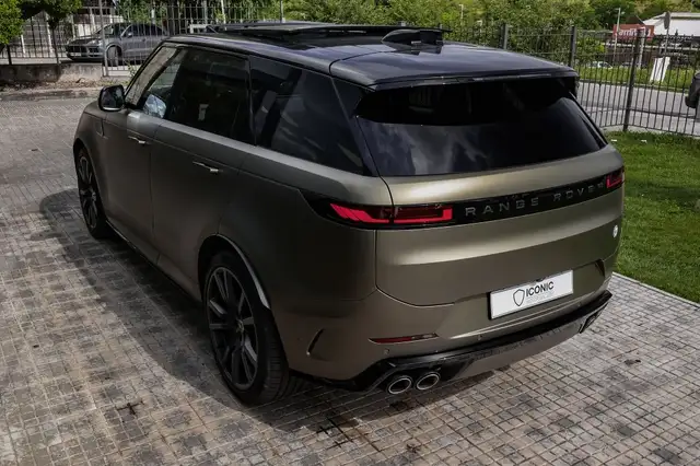 Land Rover Range Rover Sport view 11