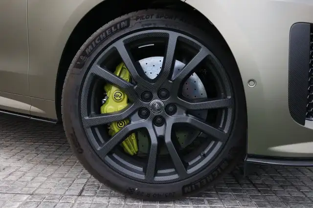 Land Rover Range Rover Sport view 2