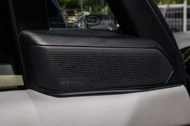 Land Rover Range Rover Sport view 13
