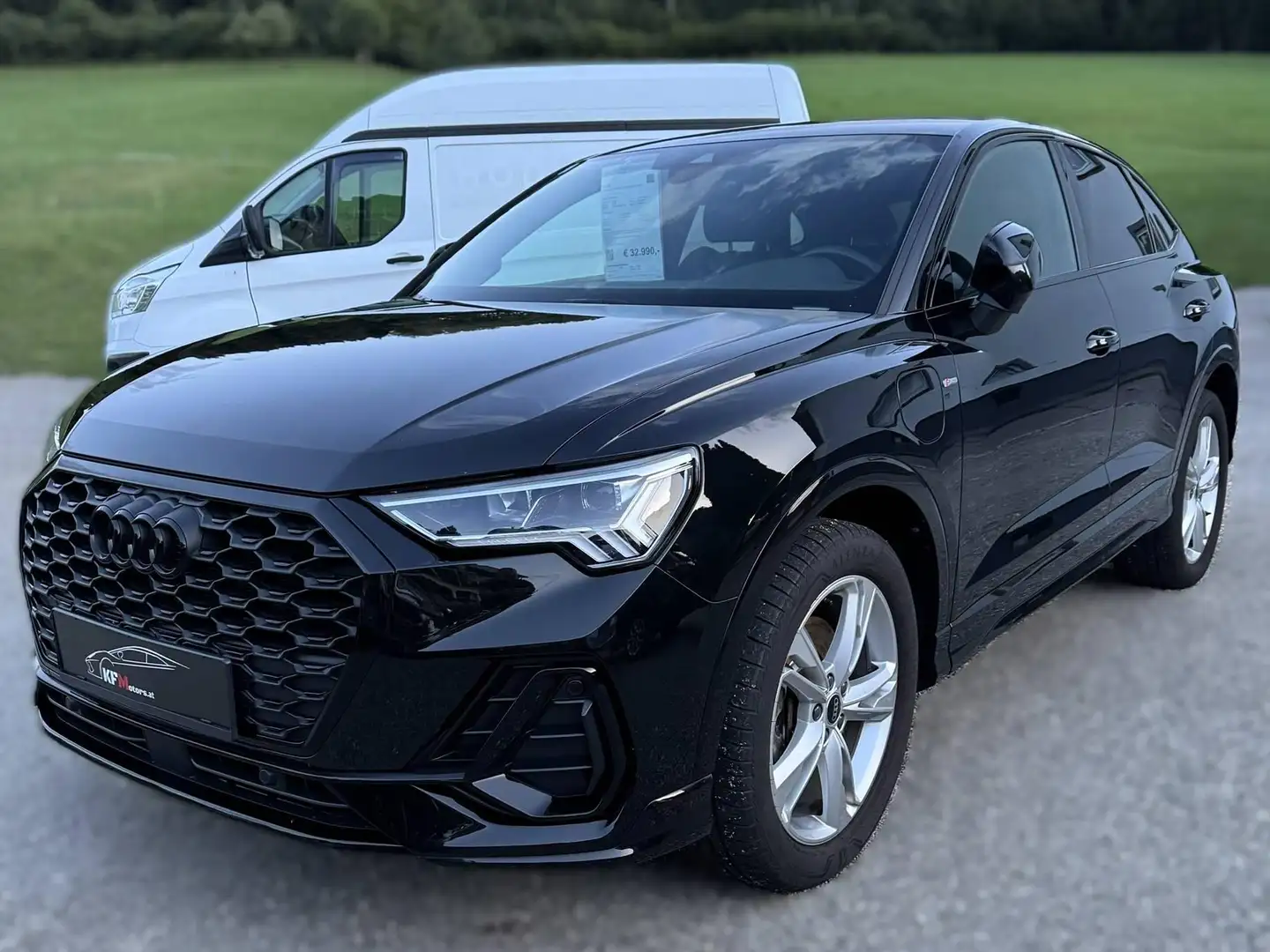 Audi Q3 Sportback 45 TFSI e S line Schwarz - 1