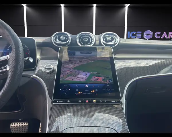 Mercedes-Benz GLC view 11