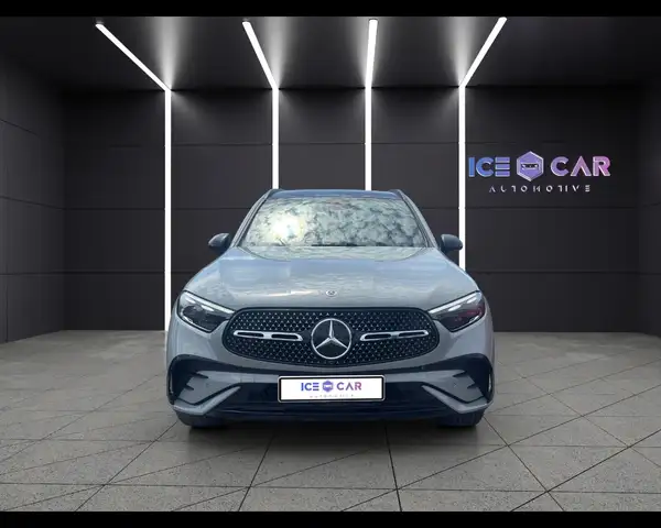 Mercedes-Benz GLC view 2