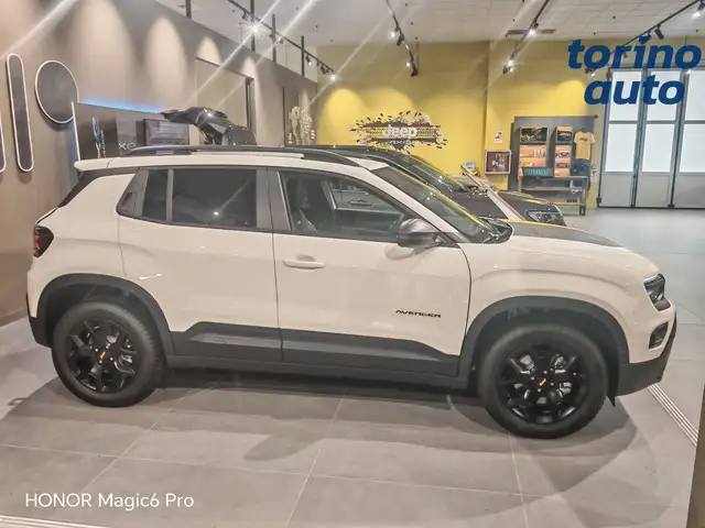 Jeep Avenger view 5