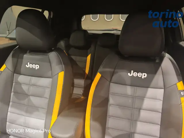 Jeep Avenger view 8