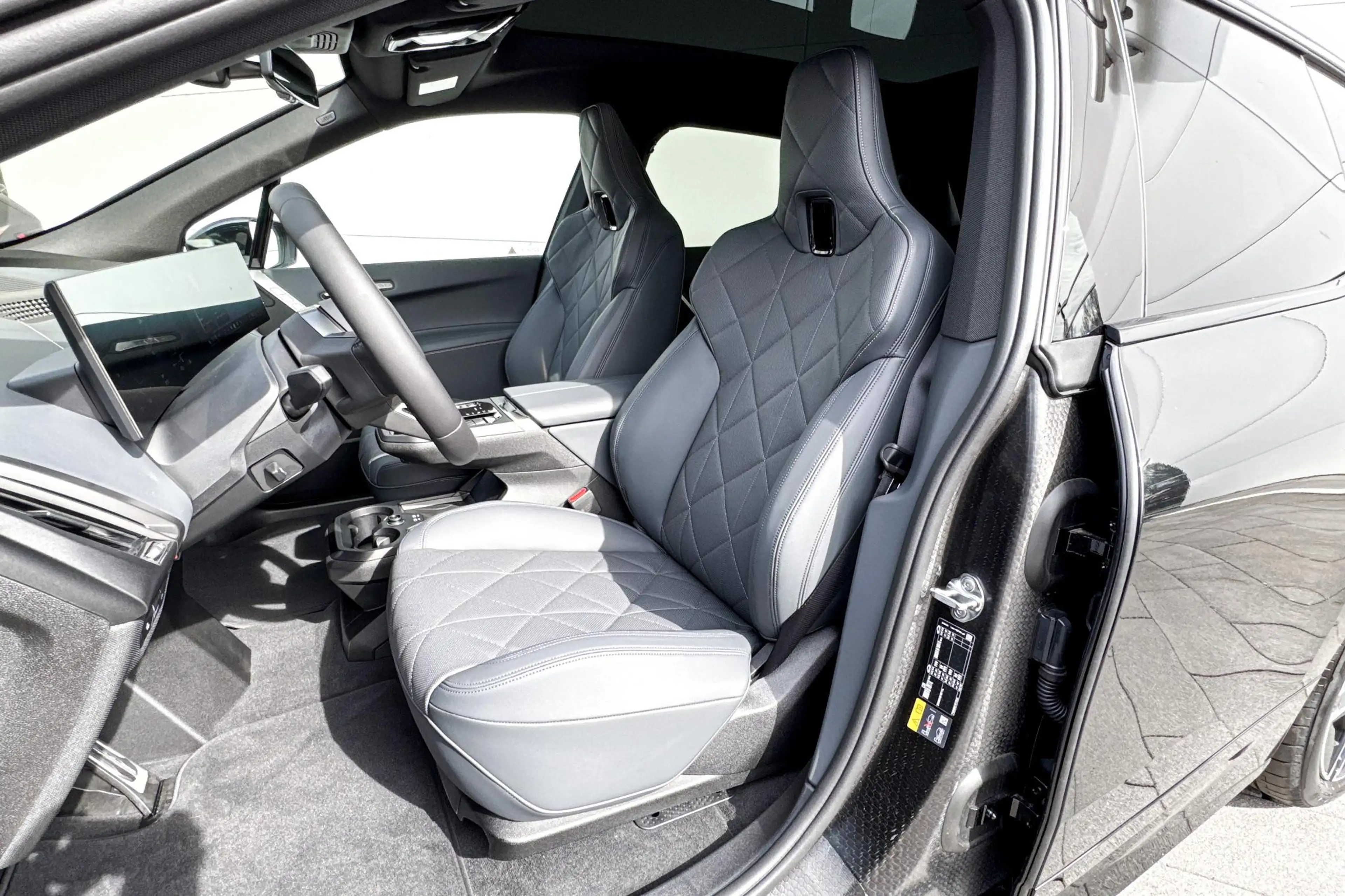 BMW iX xDrive60 112 kWh | M-Sport PRO | Innovation Pack | — photo 10