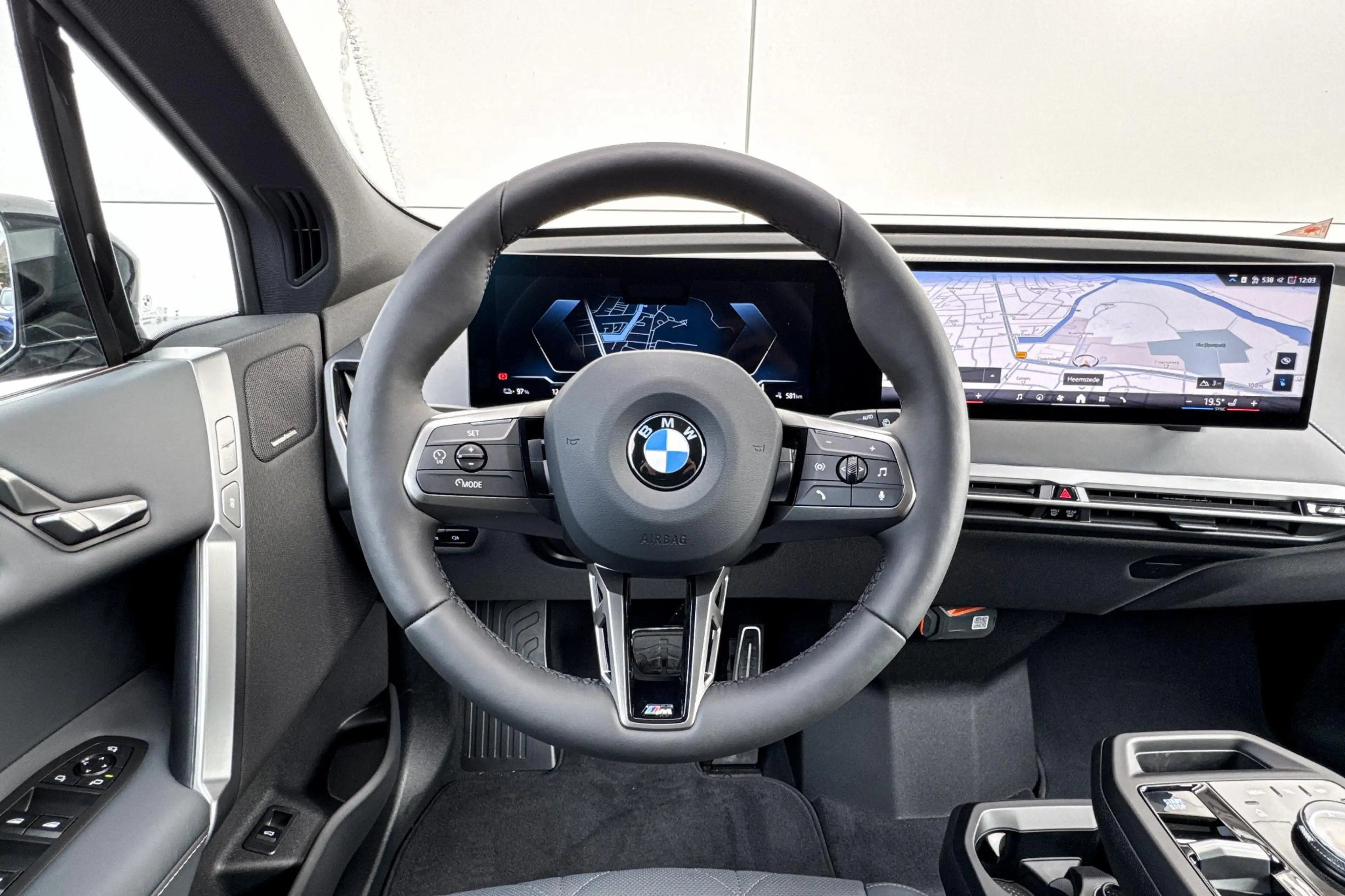 BMW iX xDrive60 112 kWh | M-Sport PRO | Innovation Pack | — photo 13