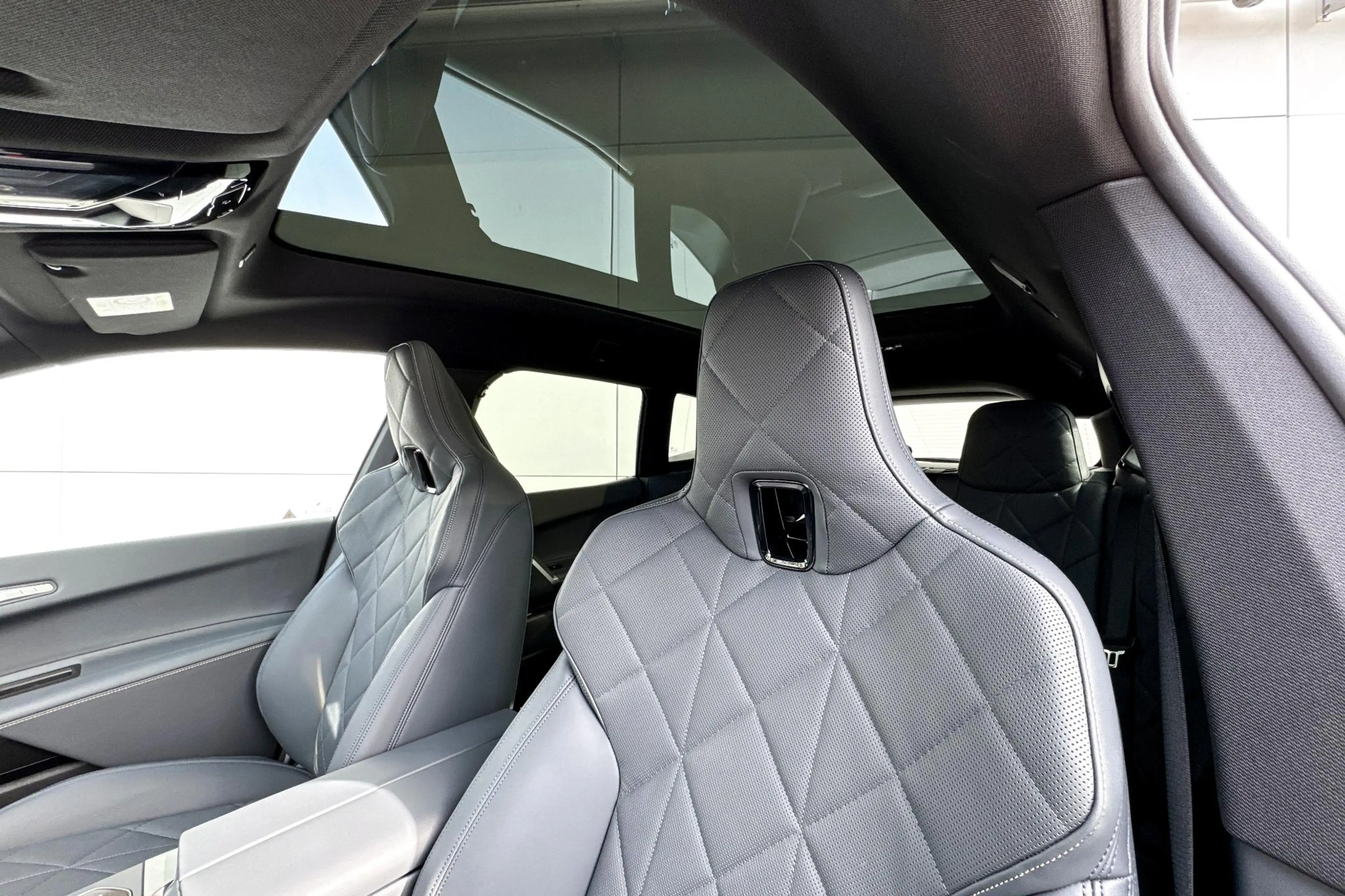 BMW iX xDrive60 112 kWh | M-Sport PRO | Innovation Pack | — photo 11