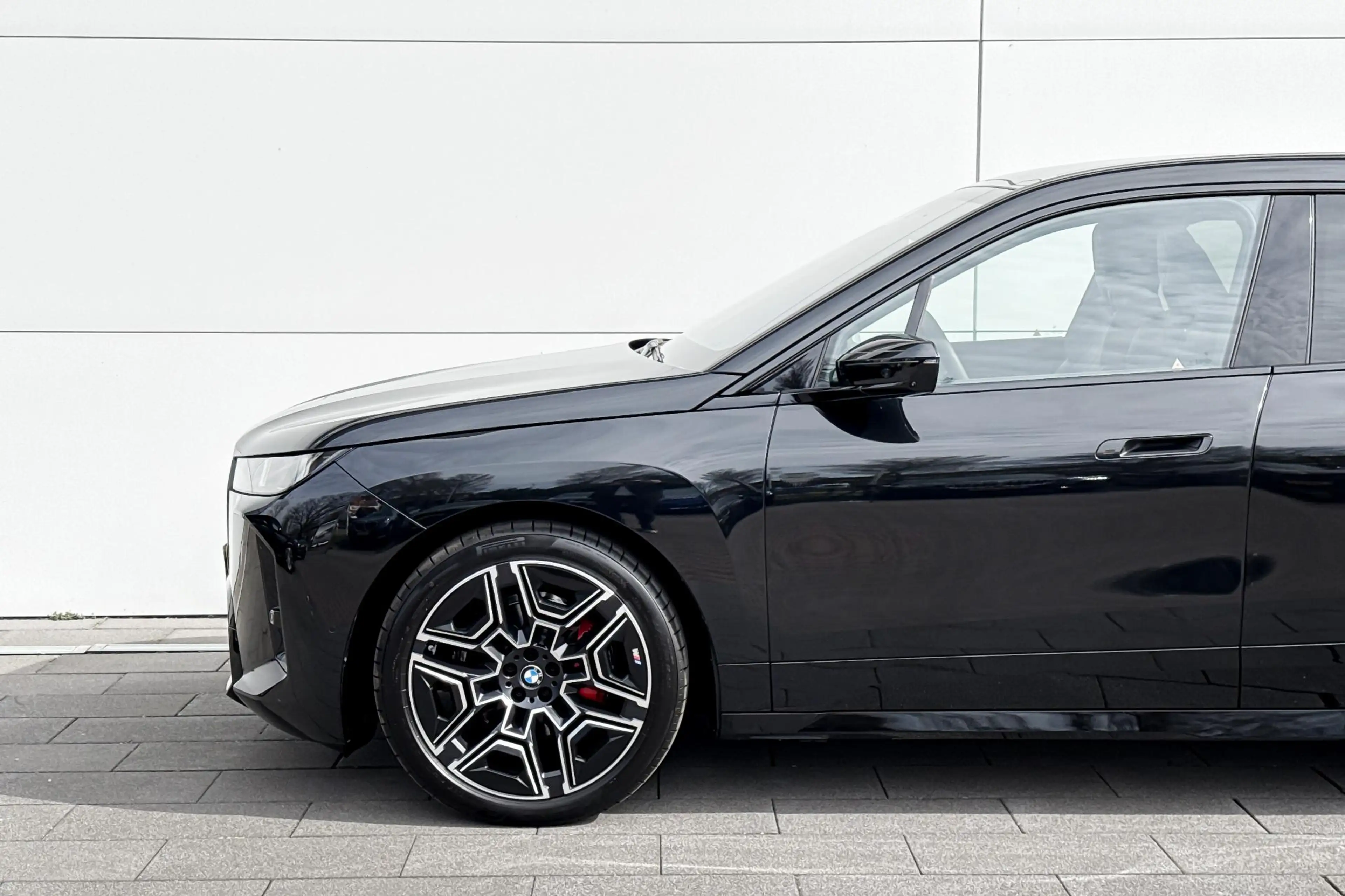 BMW iX xDrive60 112 kWh | M-Sport PRO | Innovation Pack | — photo 4