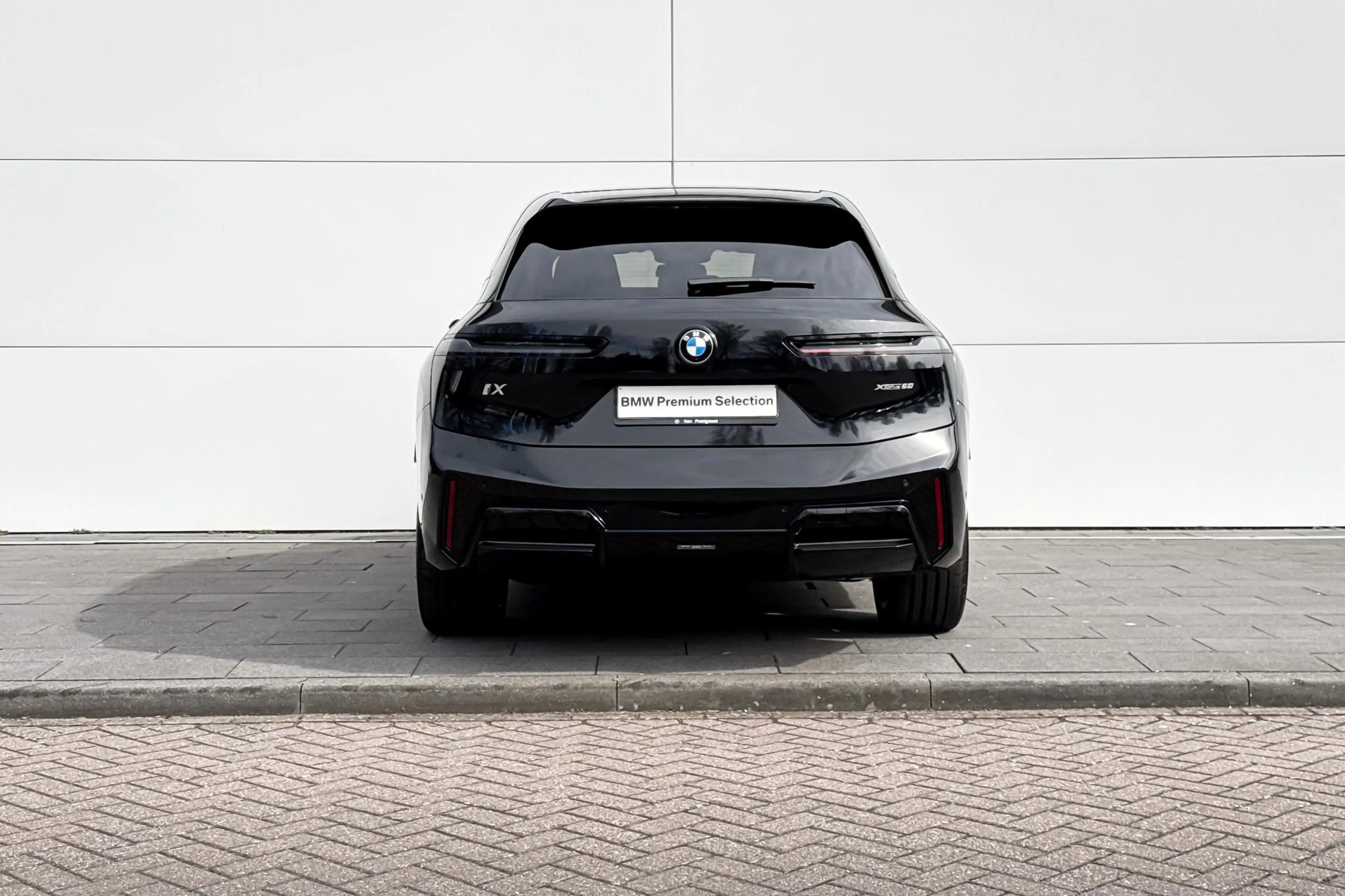 BMW iX xDrive60 112 kWh | M-Sport PRO | Innovation Pack | — photo 7