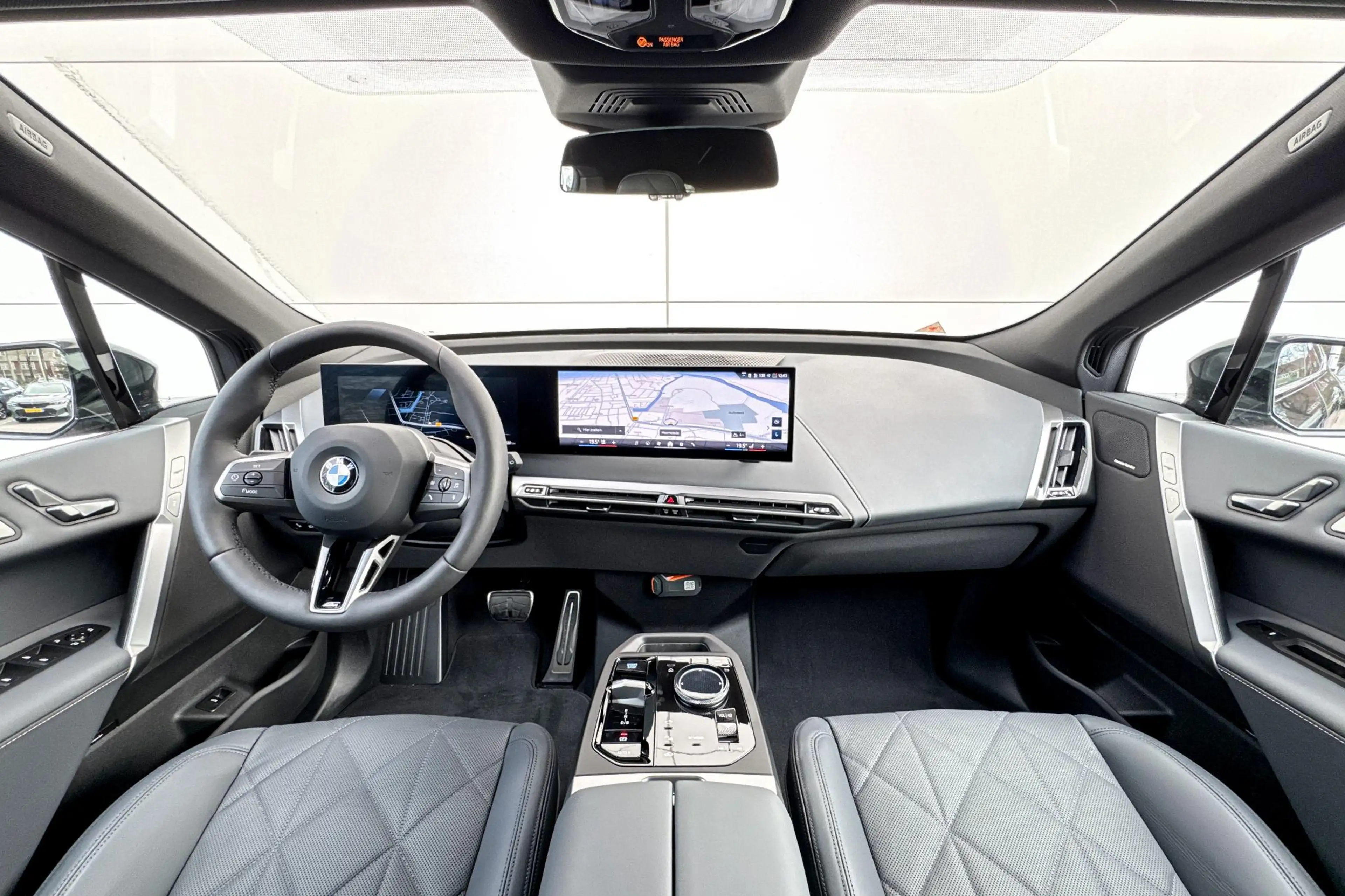 BMW iX xDrive60 112 kWh | M-Sport PRO | Innovation Pack | — photo 12