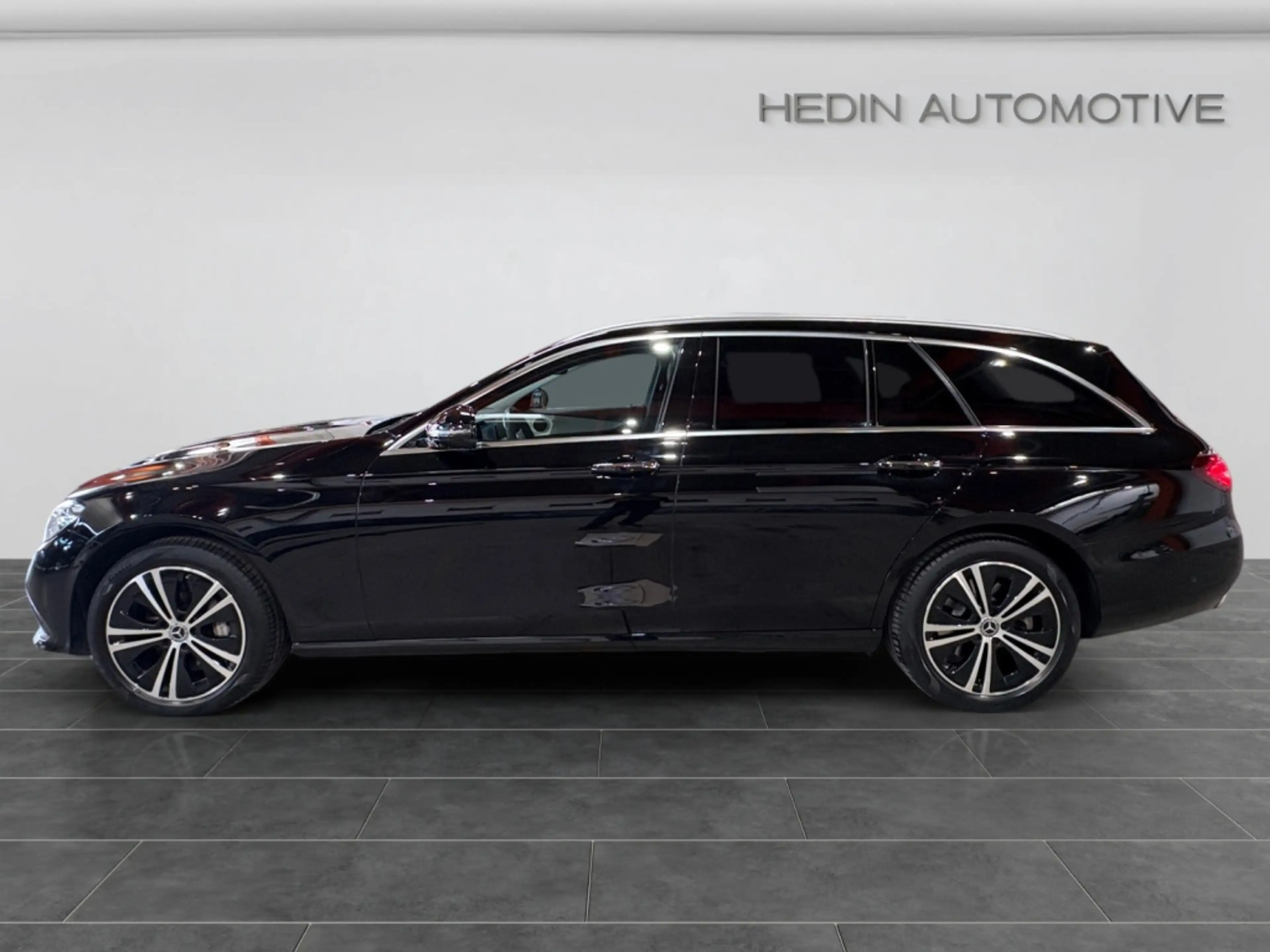 Mercedes-Benz E 400 d 4MATIC T-Modell AVANTGARDE|AMBIENTE|MBUX — photo 3
