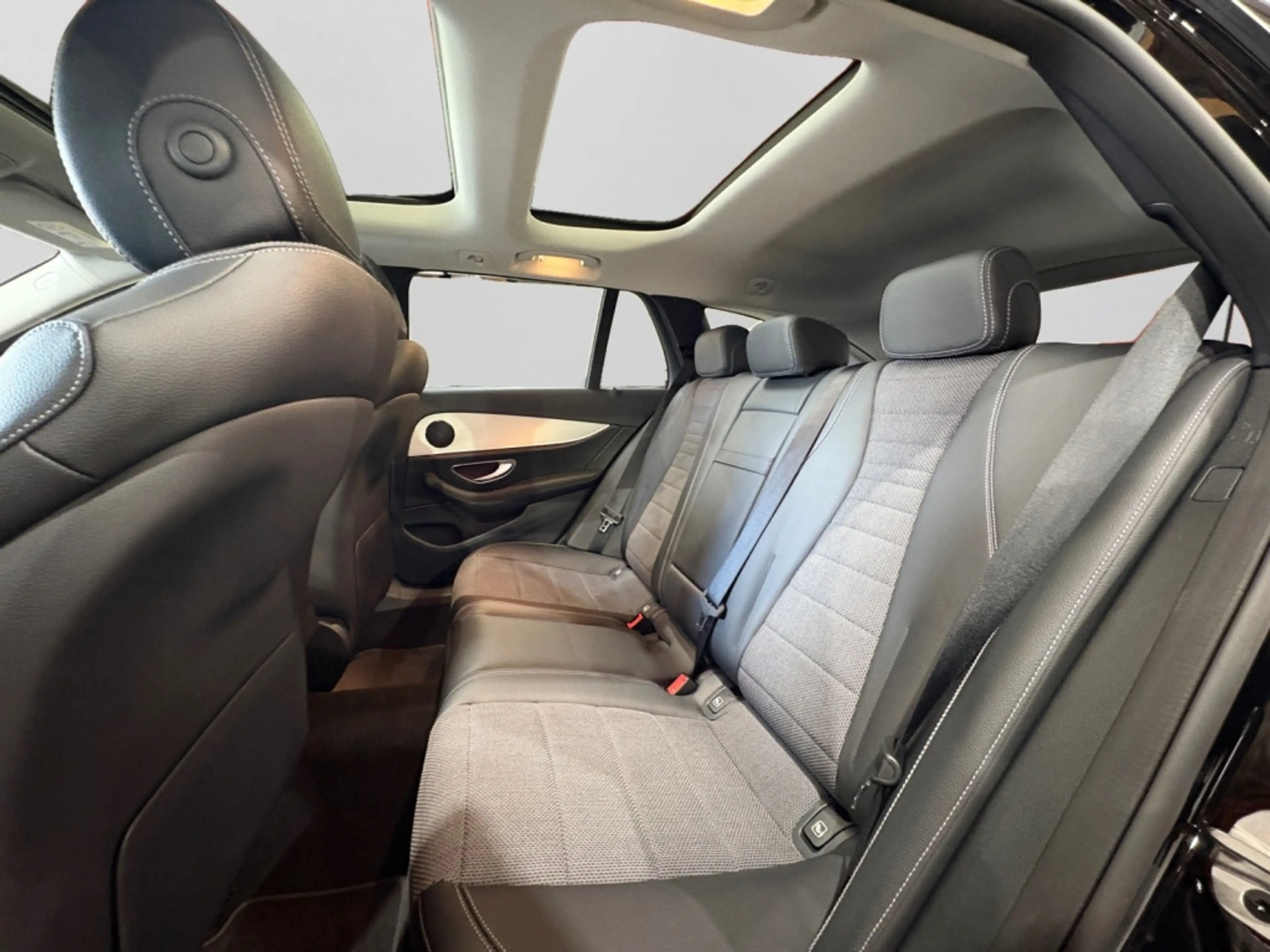 Mercedes-Benz E 400 d 4MATIC T-Modell AVANTGARDE|AMBIENTE|MBUX — photo 14