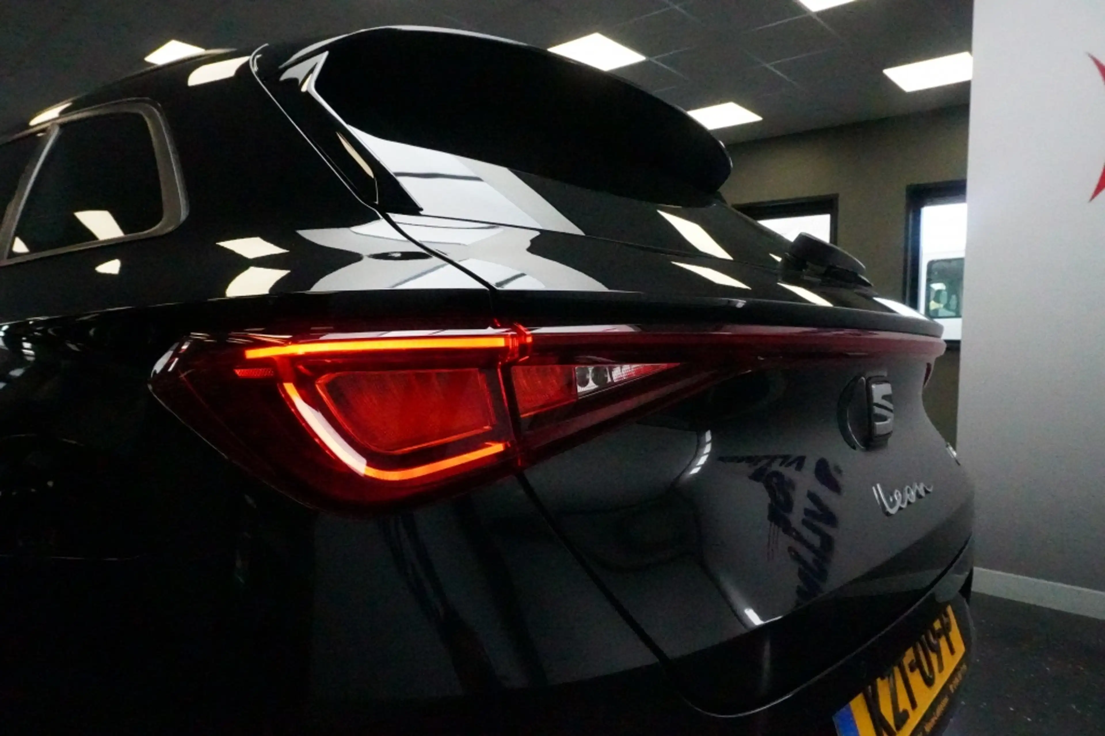 SEAT Leon e-Hybrid Sportstourer 1.4 PHEV FR SOH 89% Camera/Carplay/Tr — photo 10